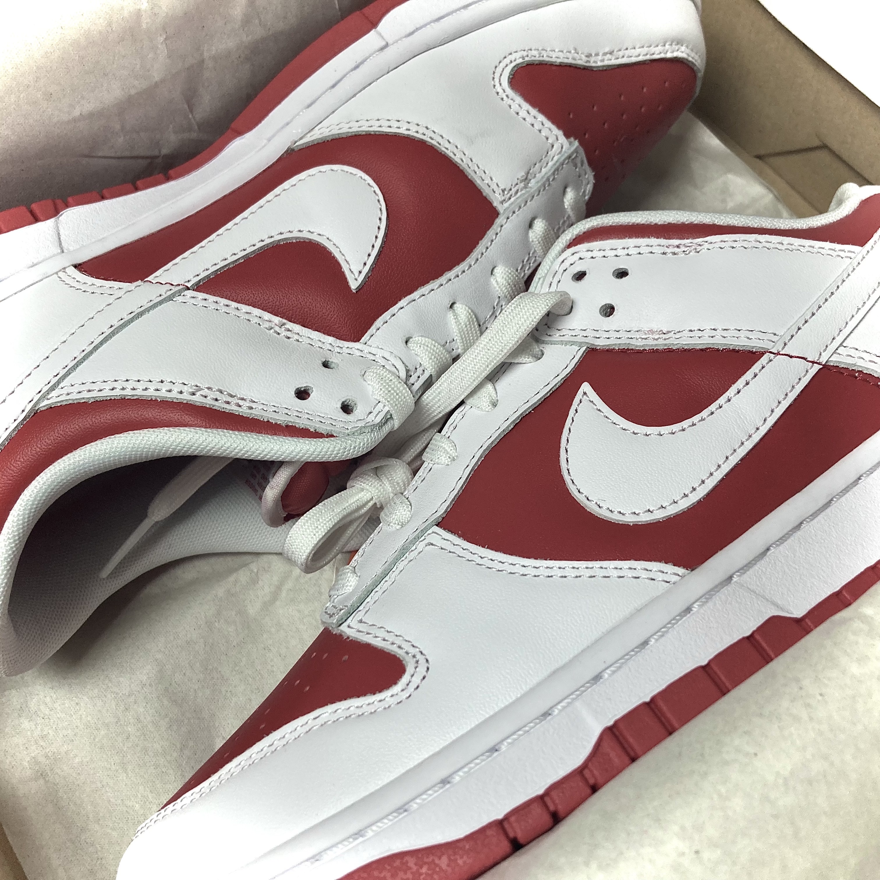Nike Dunk Low Retro Championship Red 착용 스타일