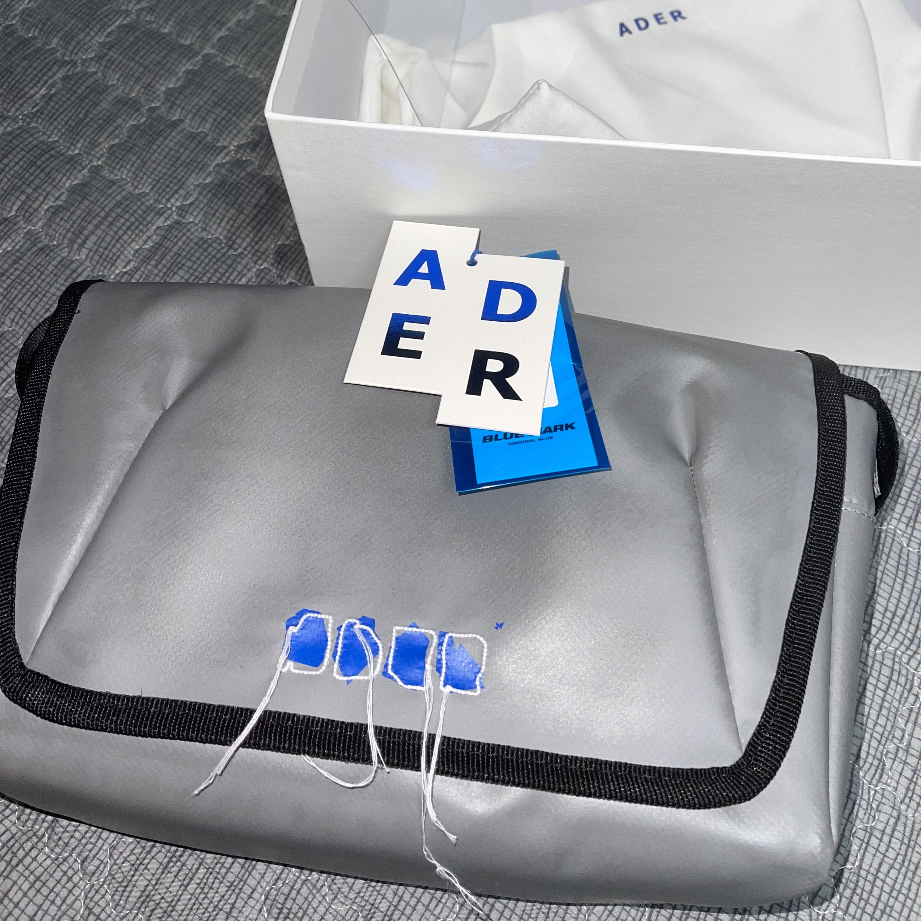 Ader Error Trace Admore Crossbody Bag Grey - 21FW 착용 스타일 - 2