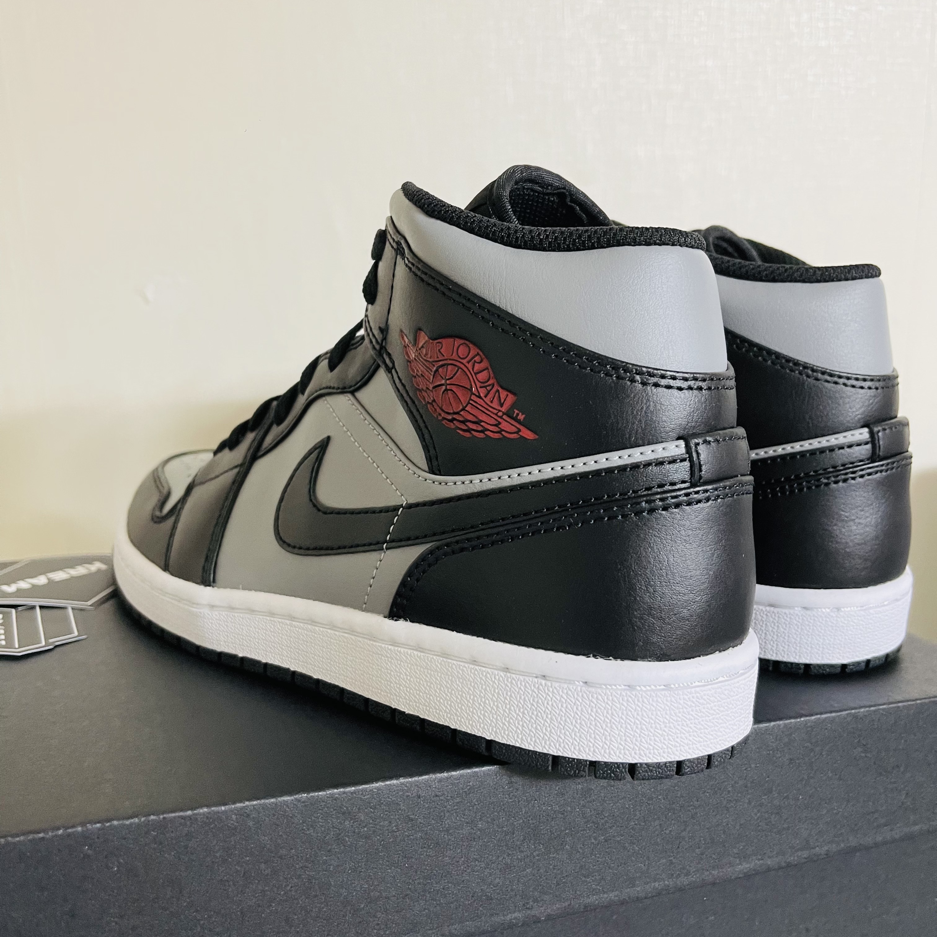 Jordan 1 Mid Shadow 착용 스타일 - 4