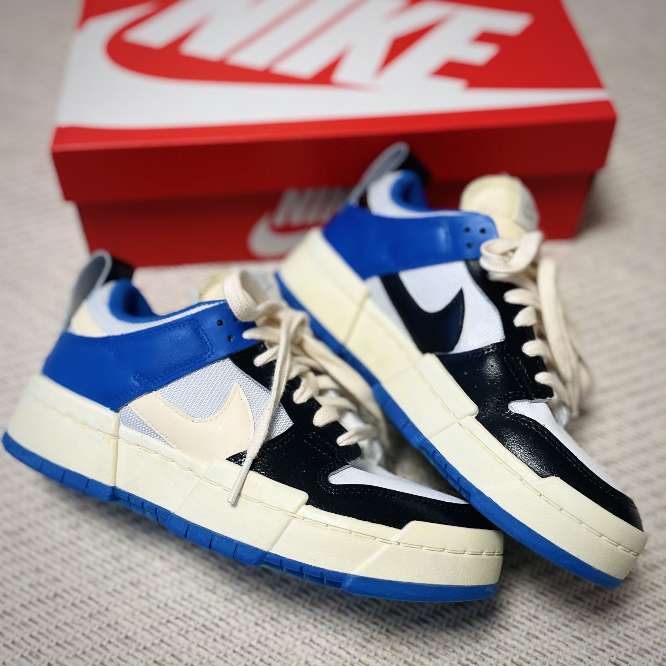 (W) Nike Dunk Low Disrupt Photon Dust 착용 스타일 - 1