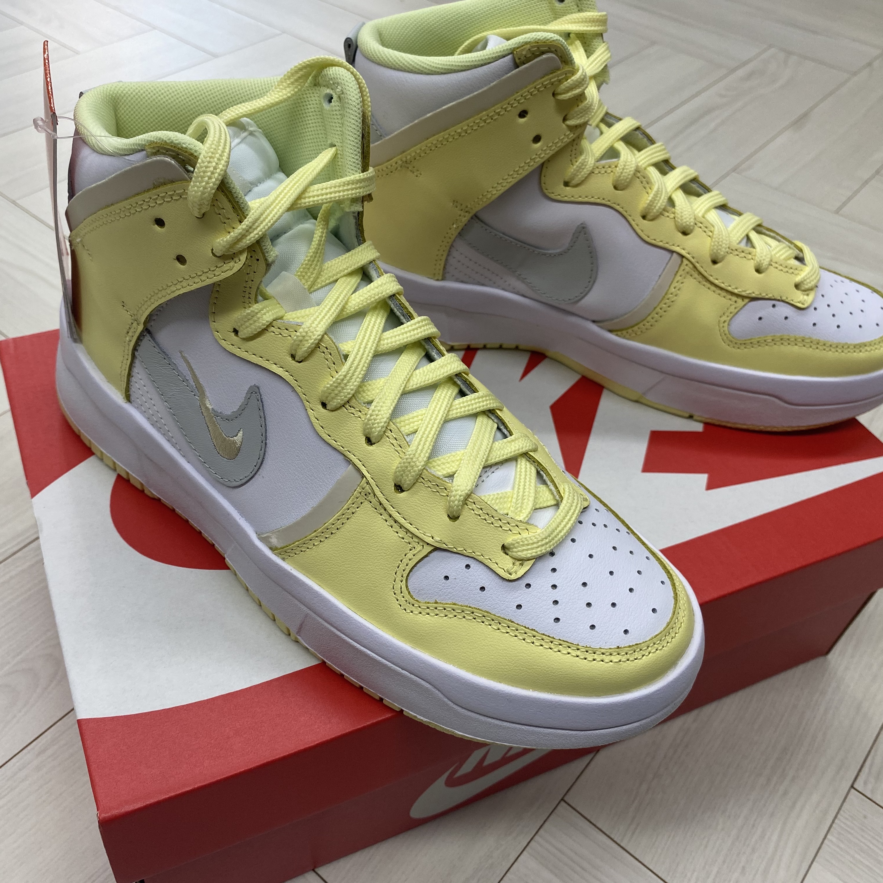 (W) Nike Dunk High Up Citron Tint 착용 스타일