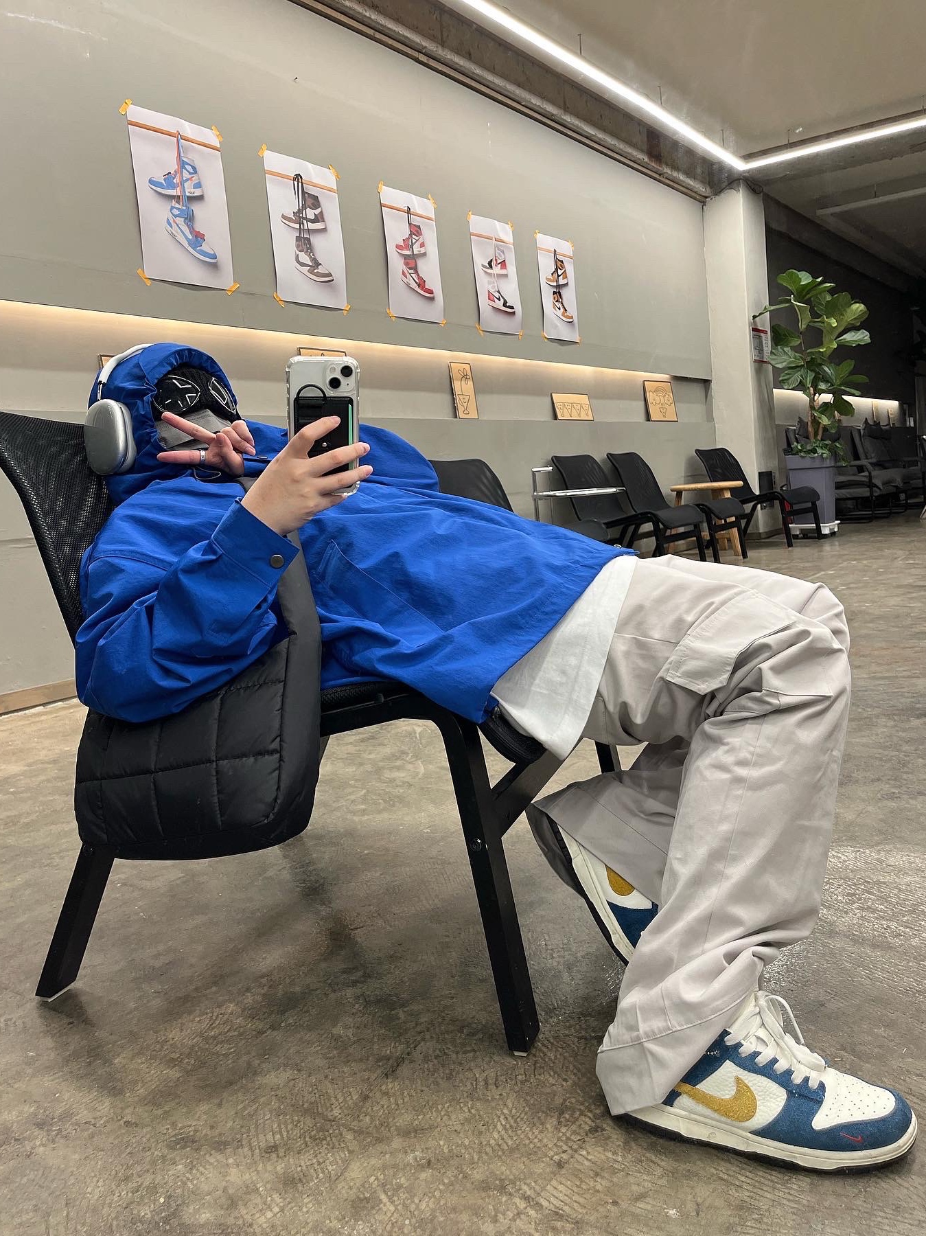 Nike x Kasina Dunk Low 80's Bus, Apple AirPods Max Lightning Silver (Korean Ver.) 착용 스타일 - 1