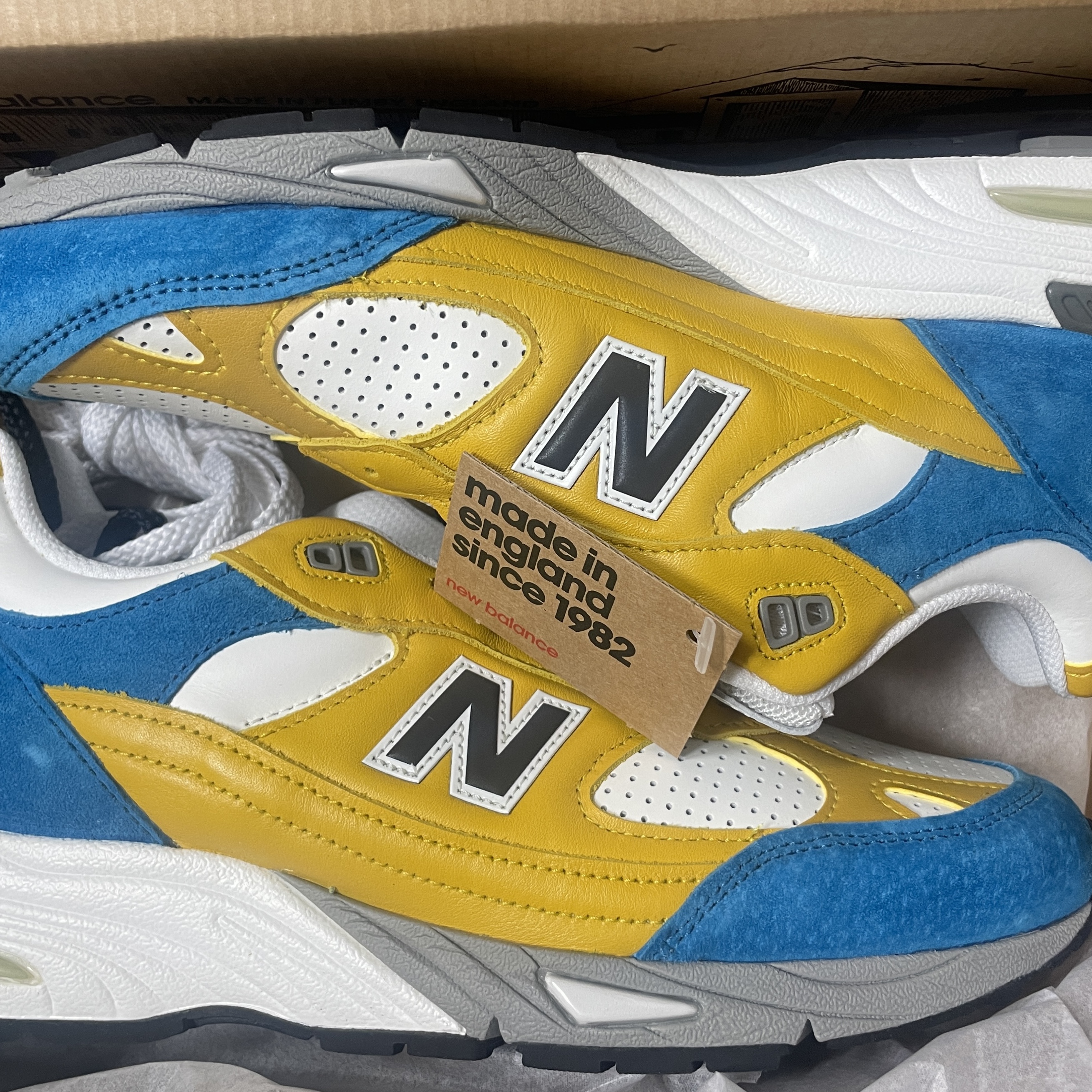 New Balance x SNS 991 Made in UK Yellow Blue 착용 스타일