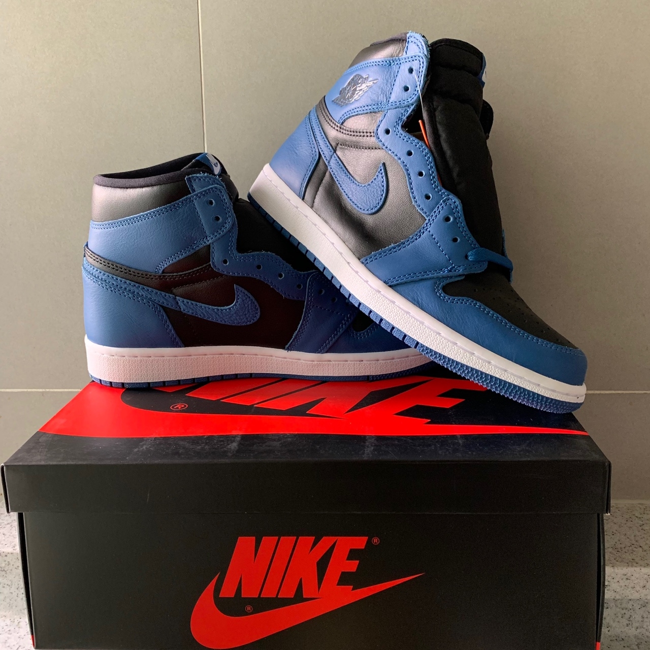 Jordan 1 Retro High OG Dark Marina Blue 착용 스타일