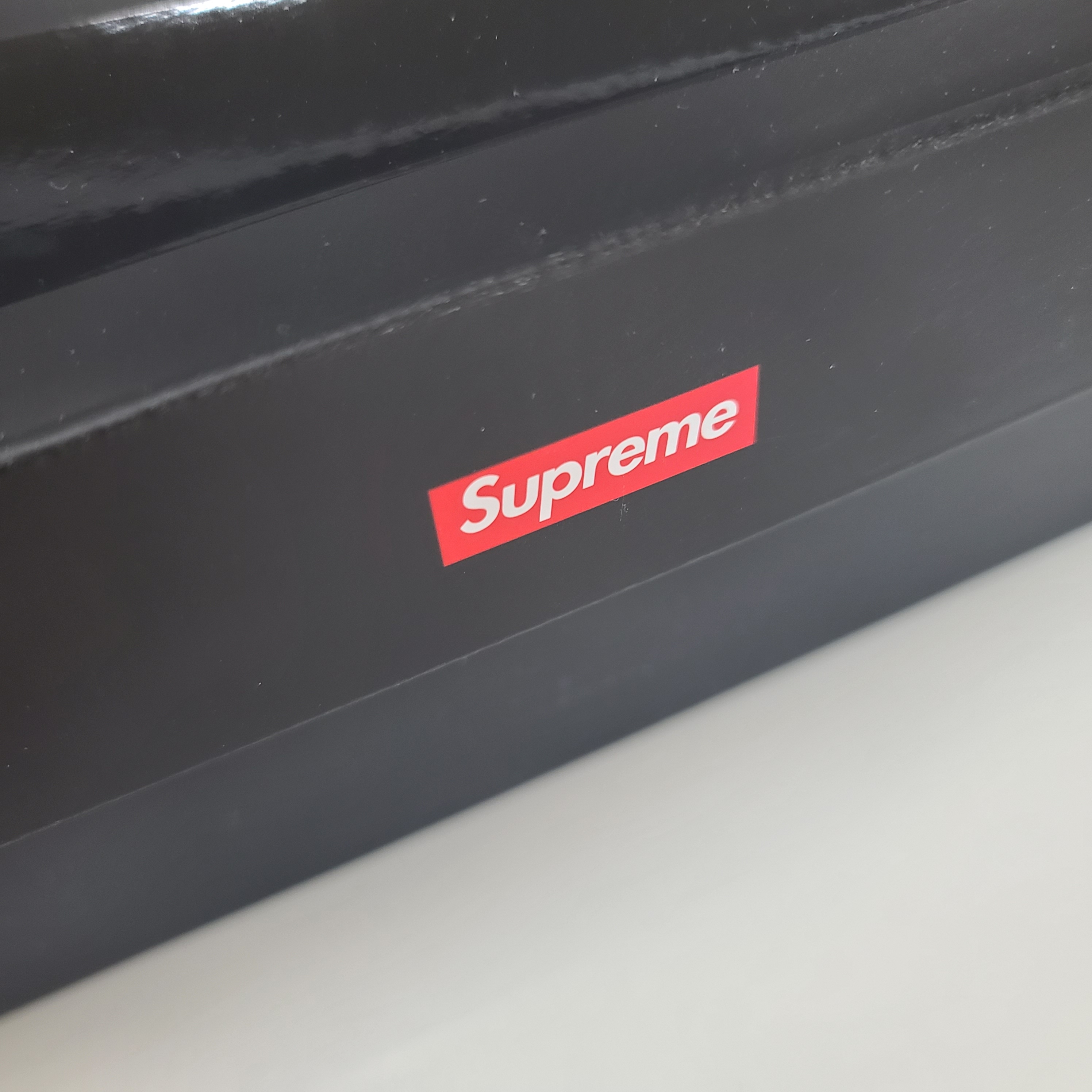 Nike x Supreme Air Force 1 Low White 착용 스타일 - 2