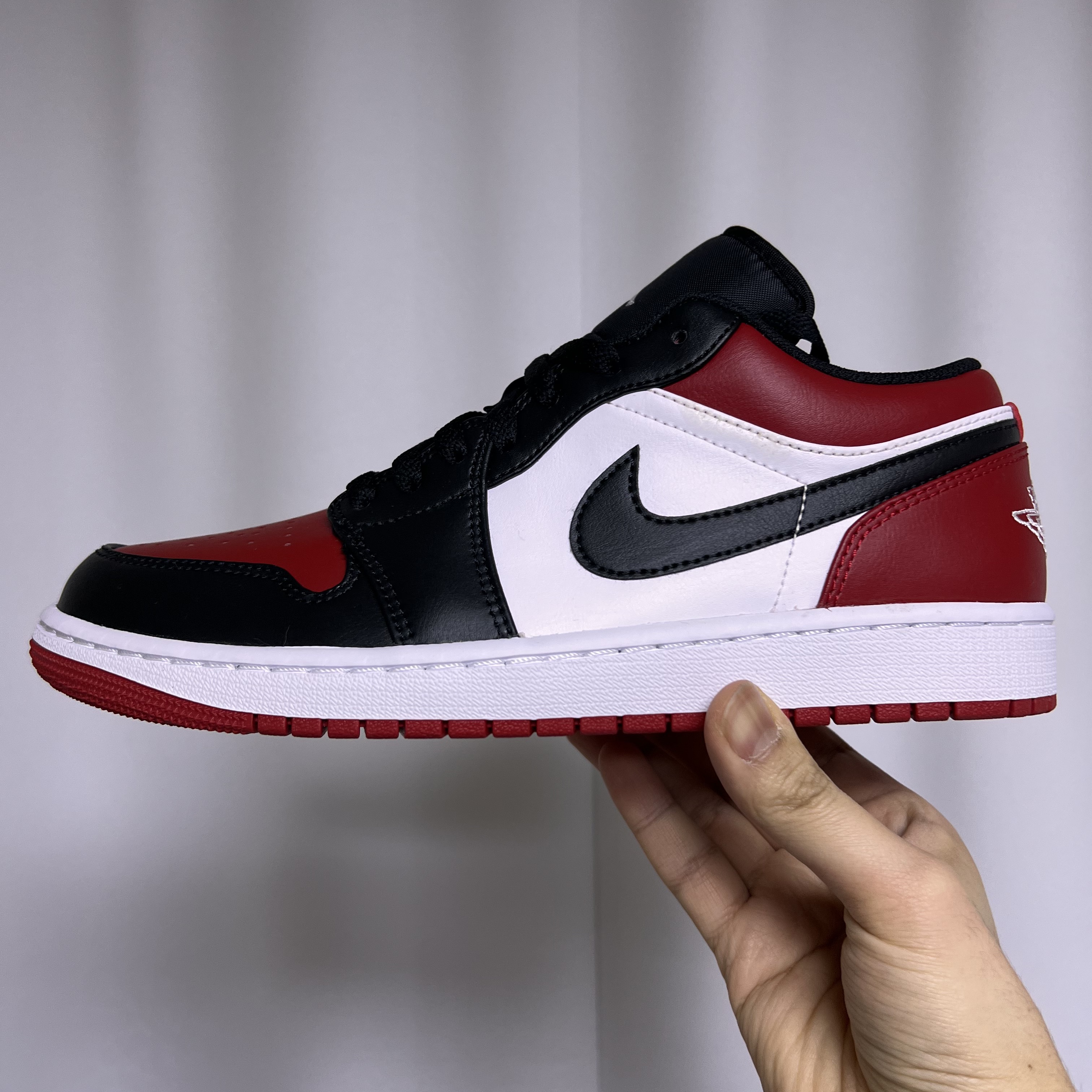 Jordan 1 Low Bred Toe 착용 스타일 - 1