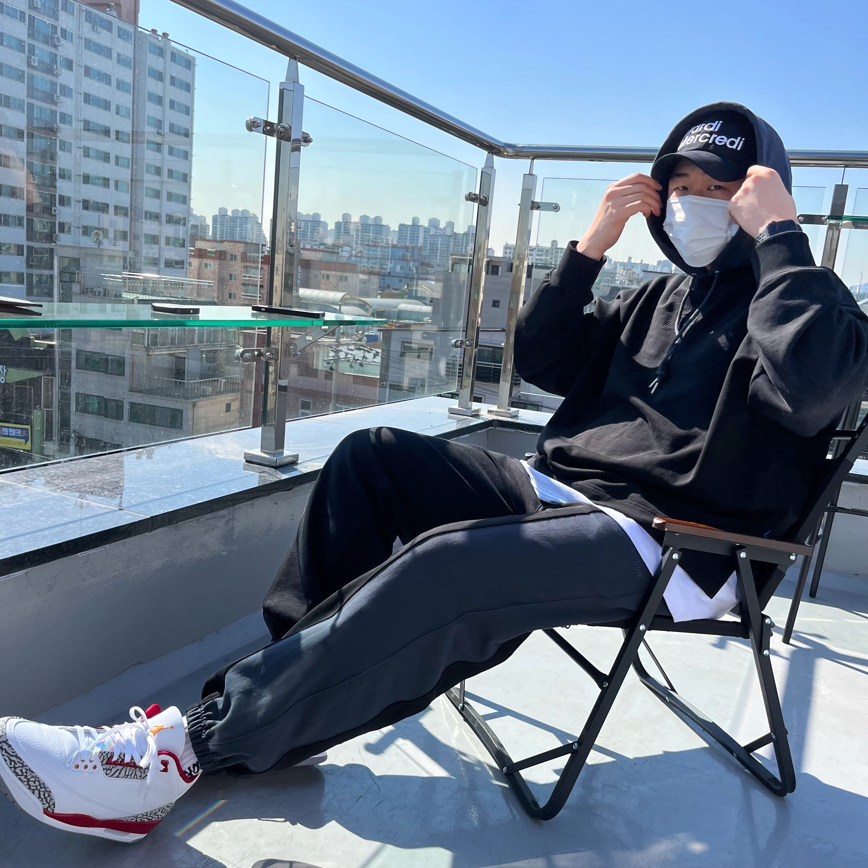Jordan 3 Retro Cardinal Red 착용 스타일 - 1
