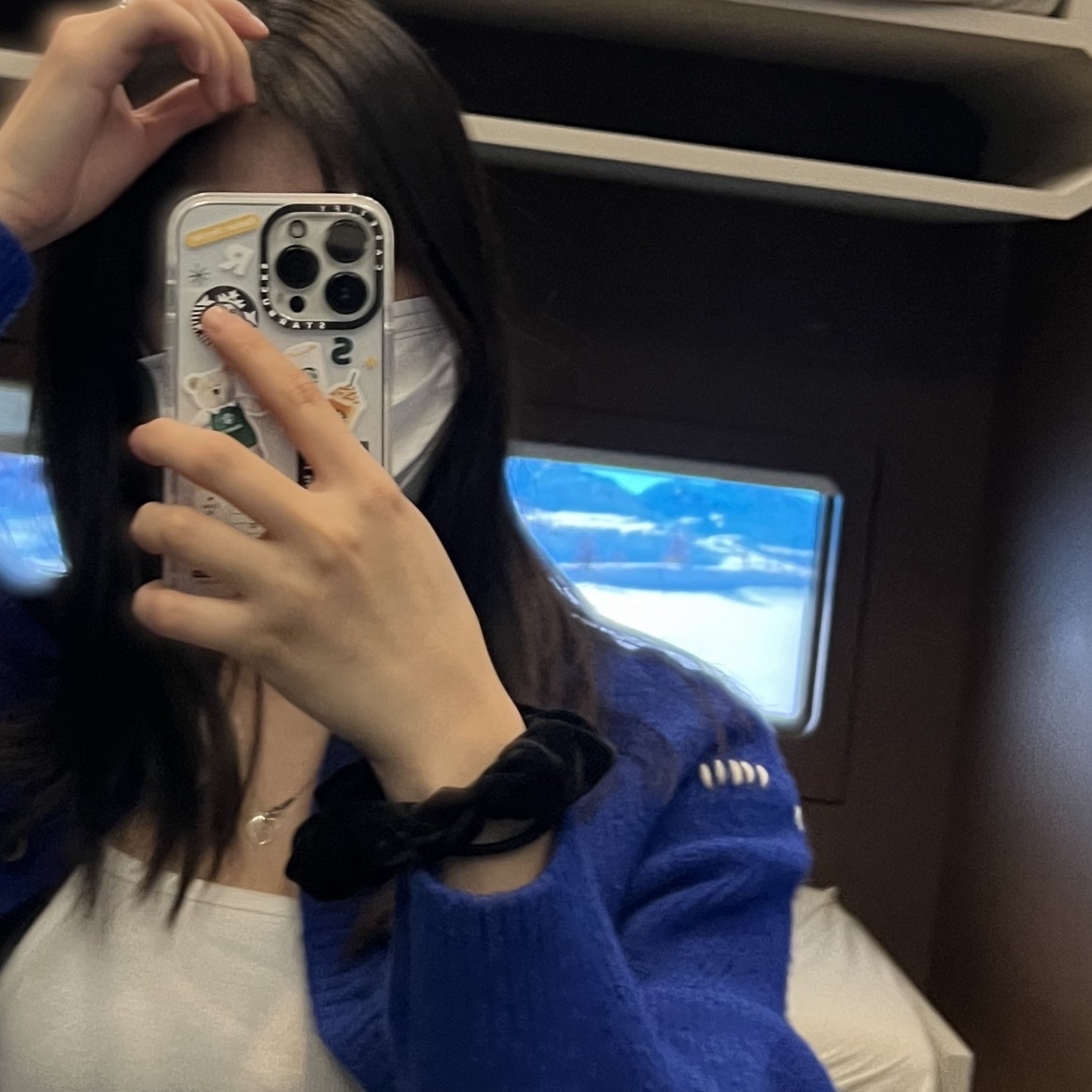 Casetify x Starbucks Icon Impact iPhone Case Clear 착용 스타일