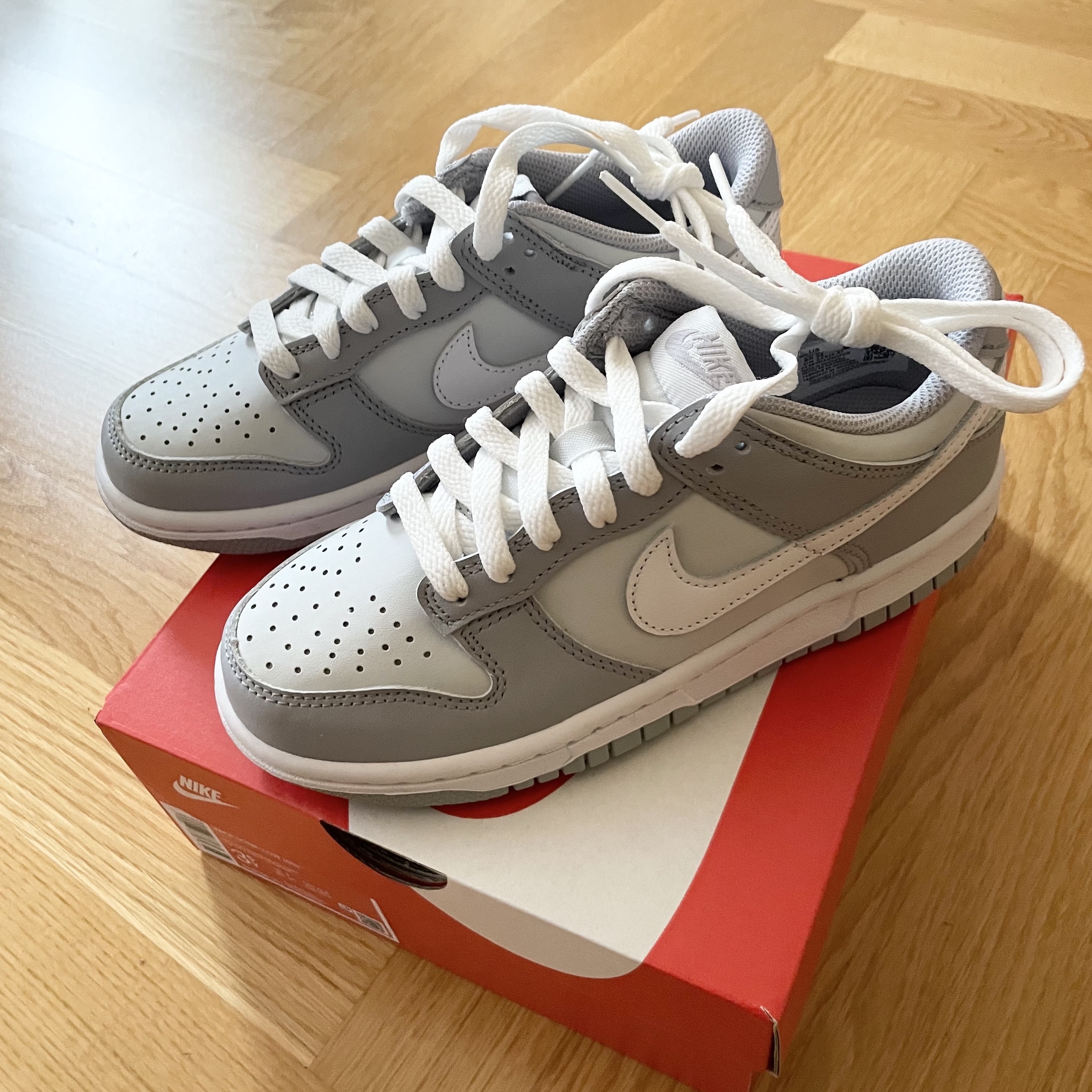 (GS) Nike Dunk Low Wolf Grey 착용 스타일