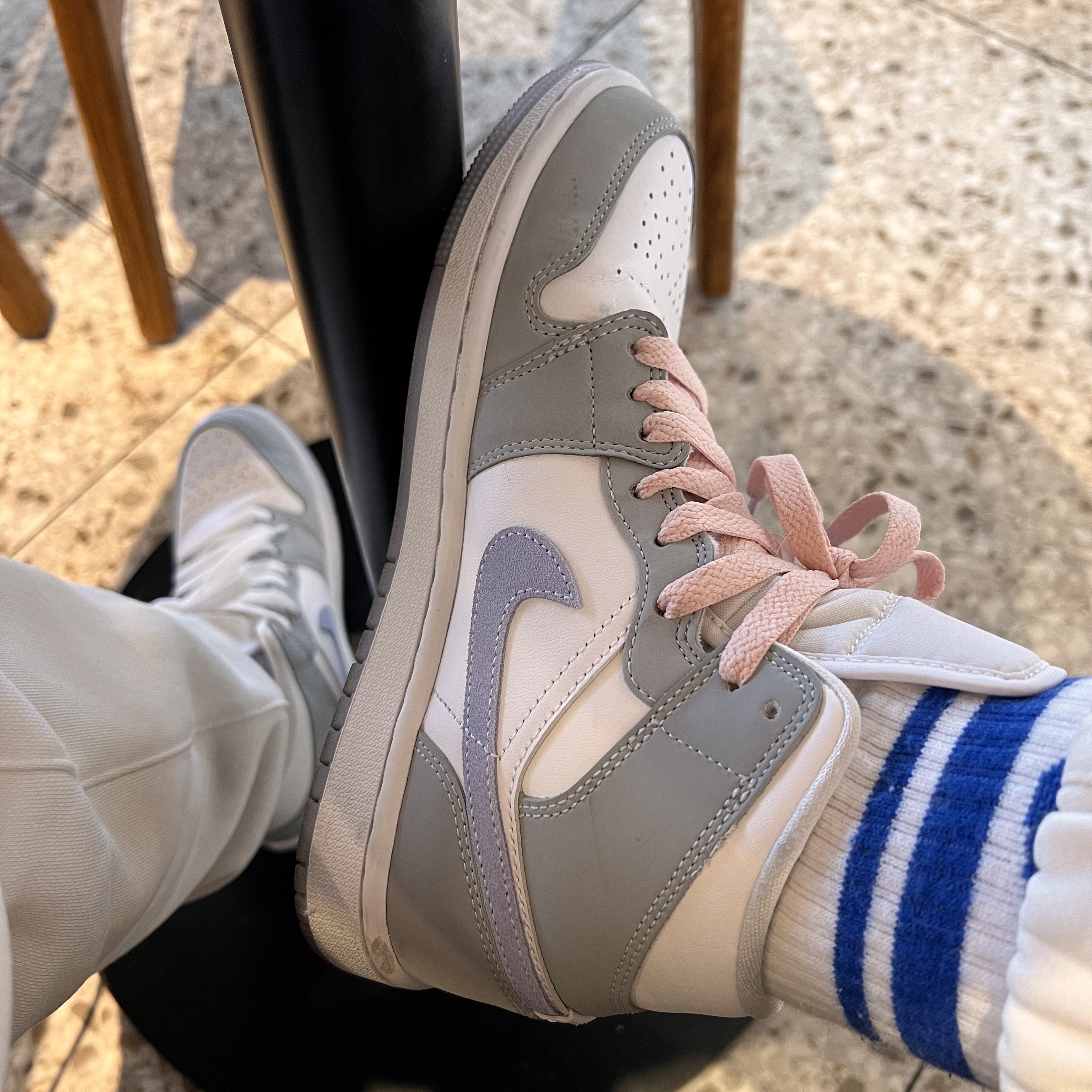 (W) Jordan 1 Mid Wolf Grey 착용 스타일 - 2