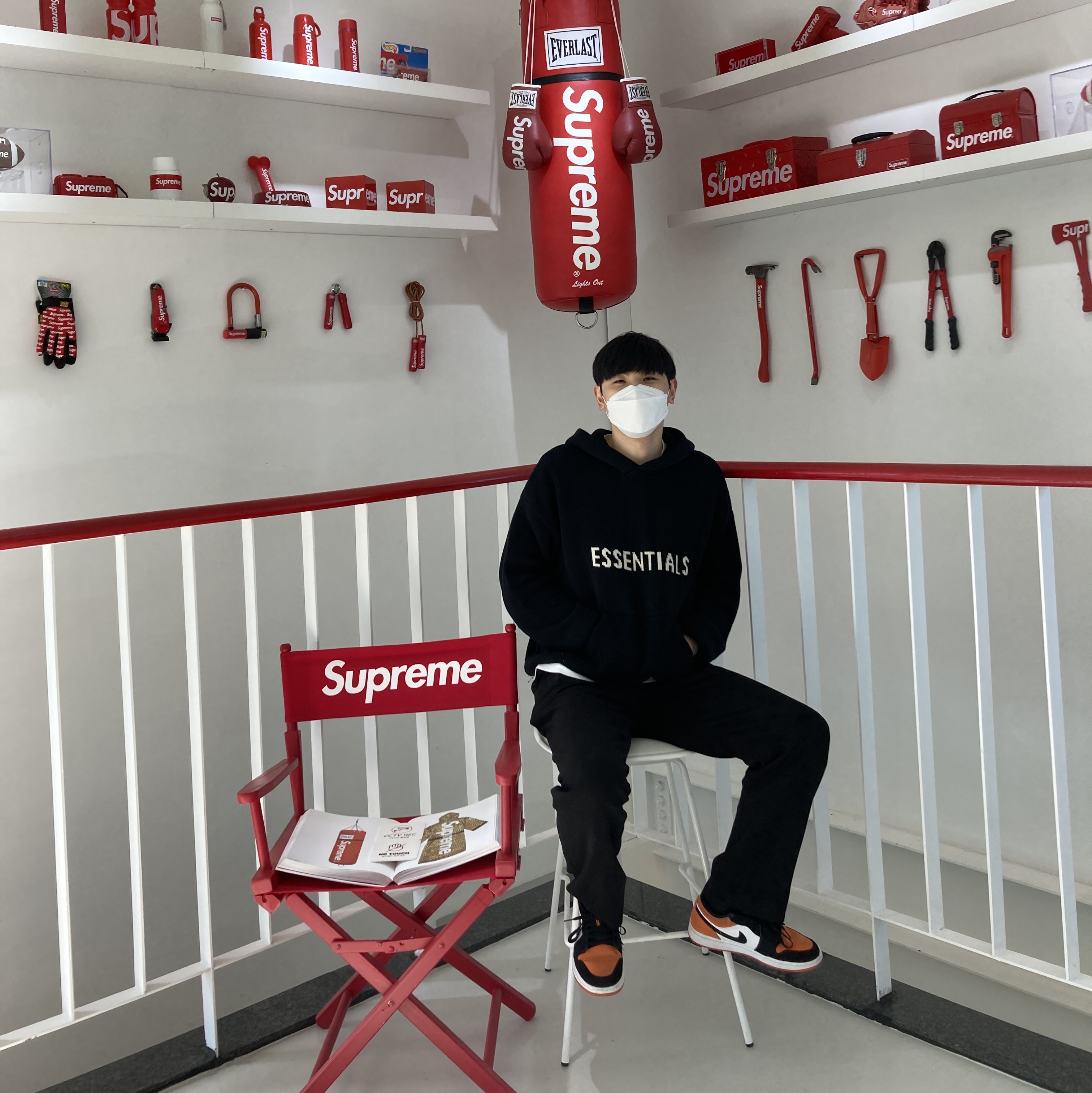 Jordan 1 Low Shattered Backboard, Essentials Knit Hoodie Black - 20FW 착용 스타일