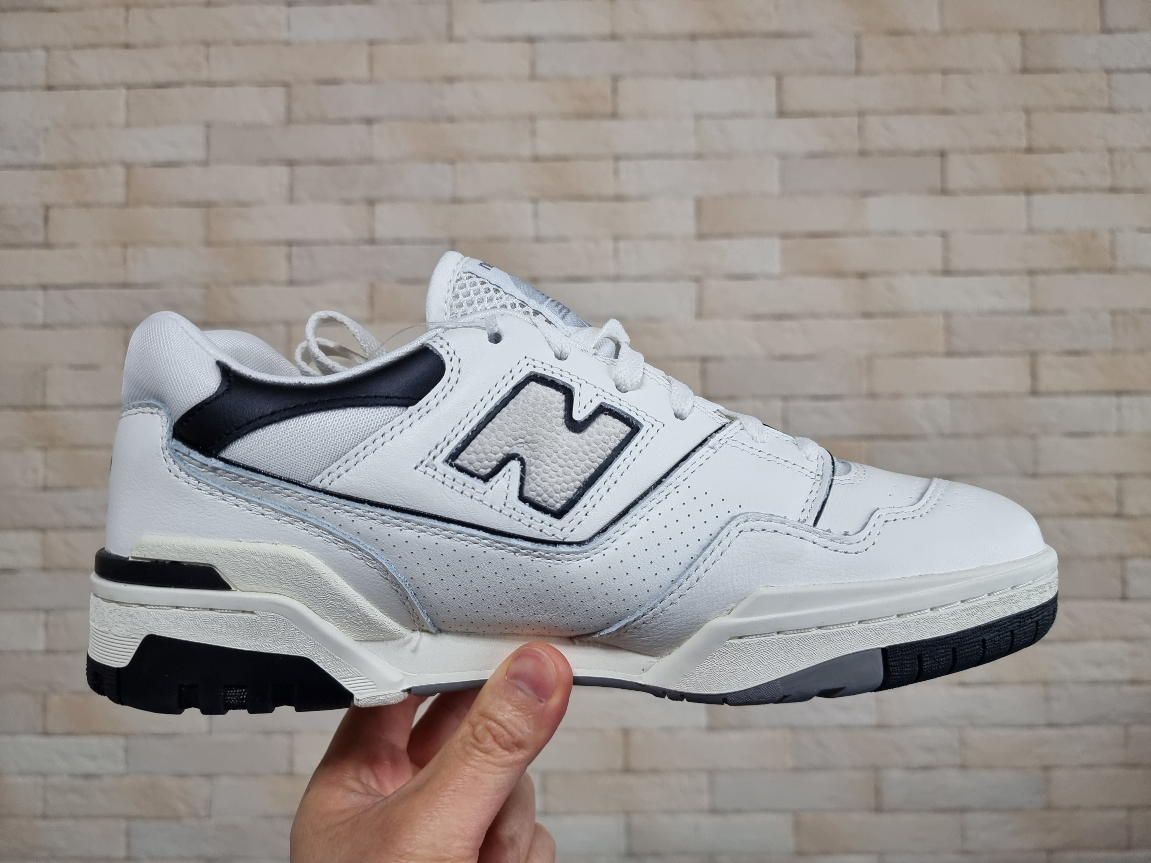 New Balance 550 White Grey - 2E Wide 착용 스타일 - 2