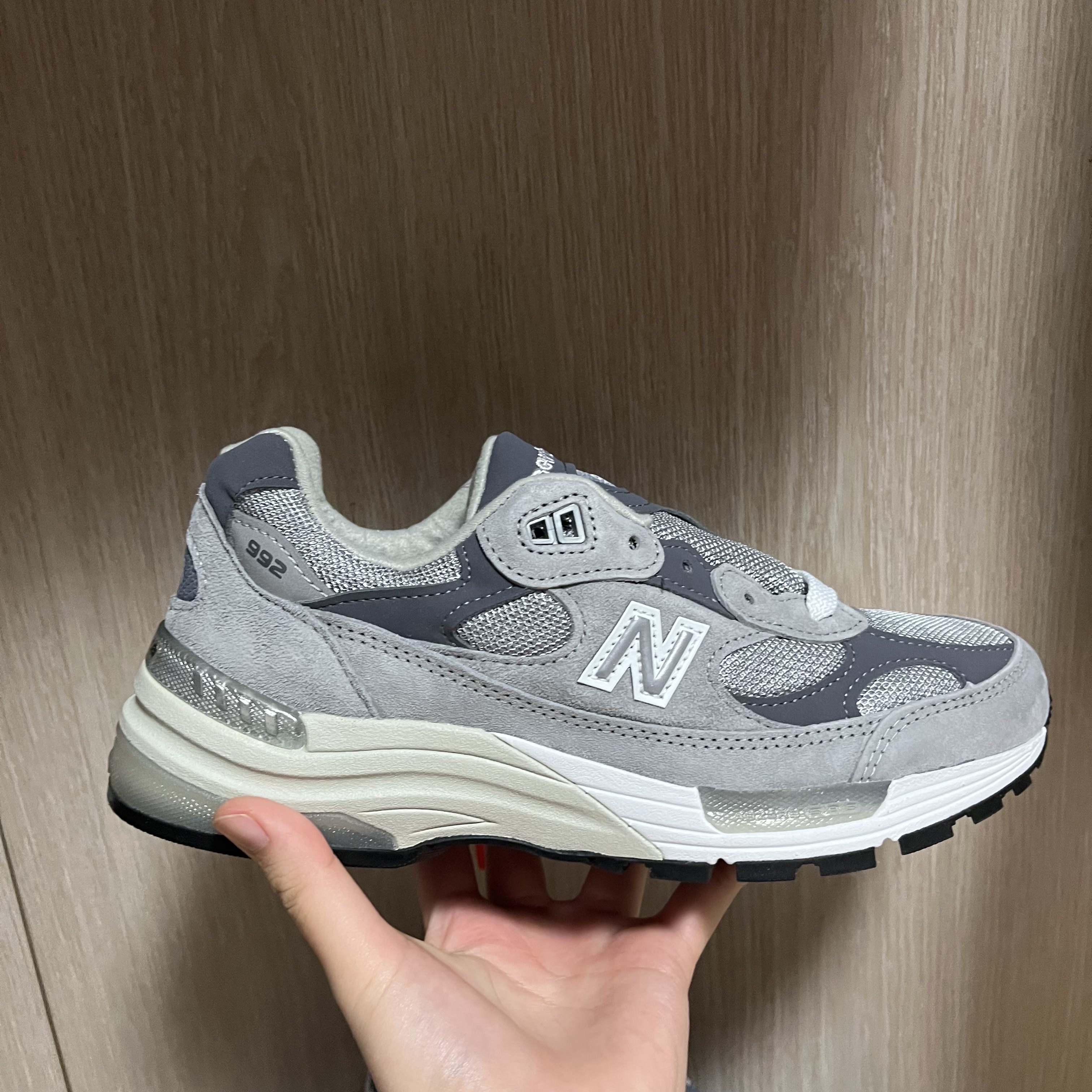 New Balance 992 Made in USA Grey - D Standard 착용 스타일 - 2