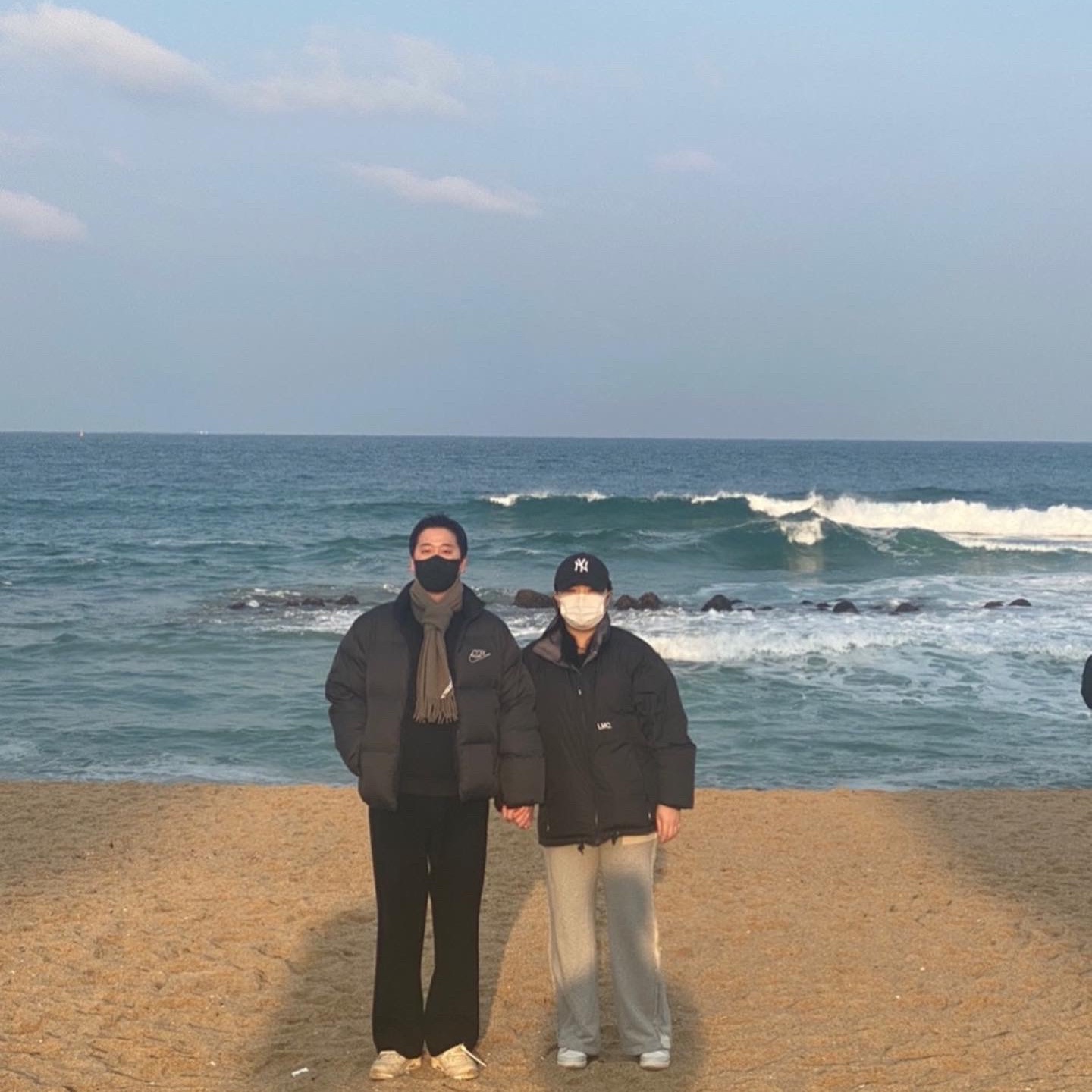 Supreme x Nike Reversible Puffy Jacket Black - 21SS, (W) Jordan 4 x Off-White Retro SP Sail 착용 스타일