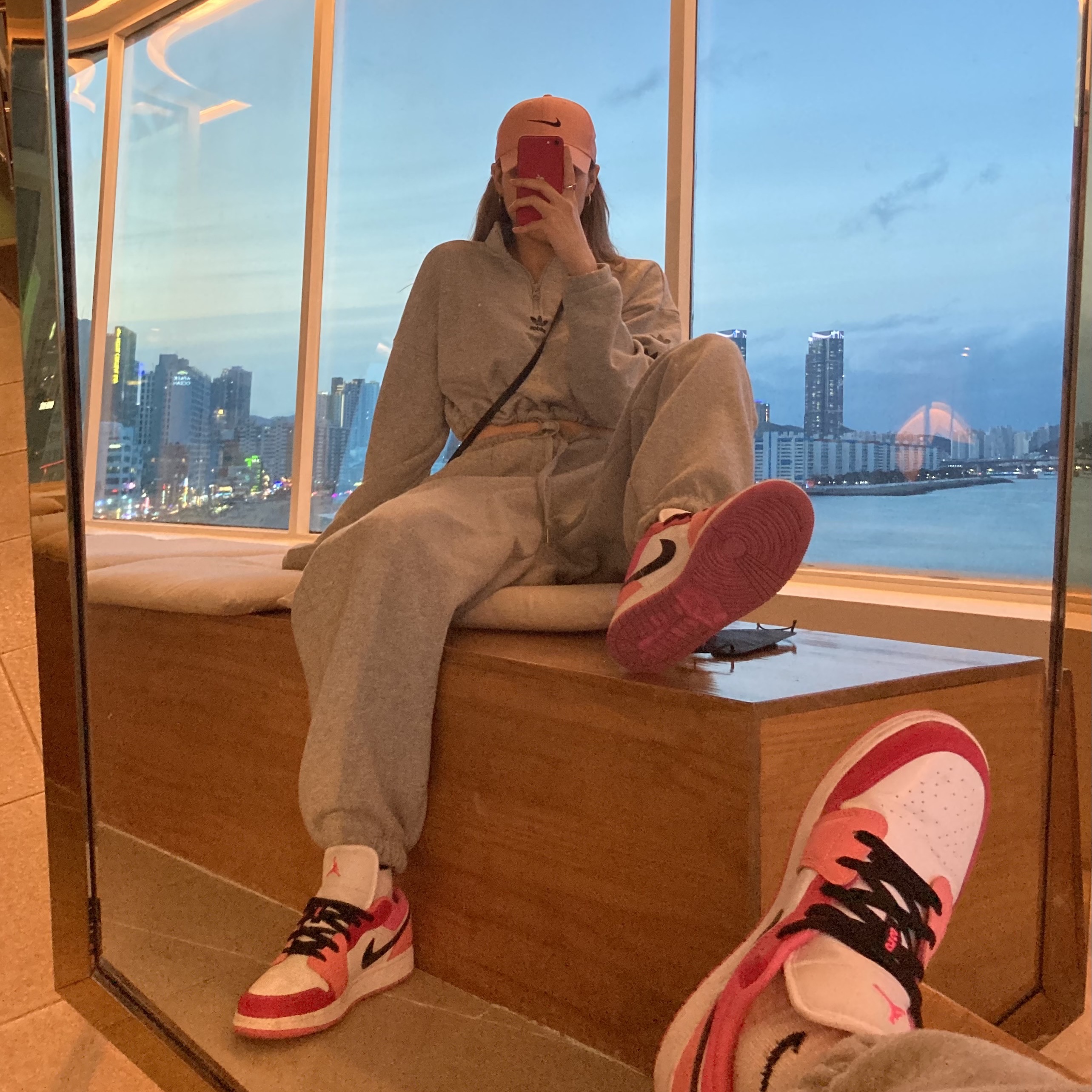 (GS) Jordan 1 Low Rush Pink 착용 스타일