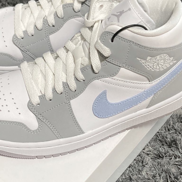 (W) Jordan 1 Mid Wolf Grey 착용 스타일 - 2