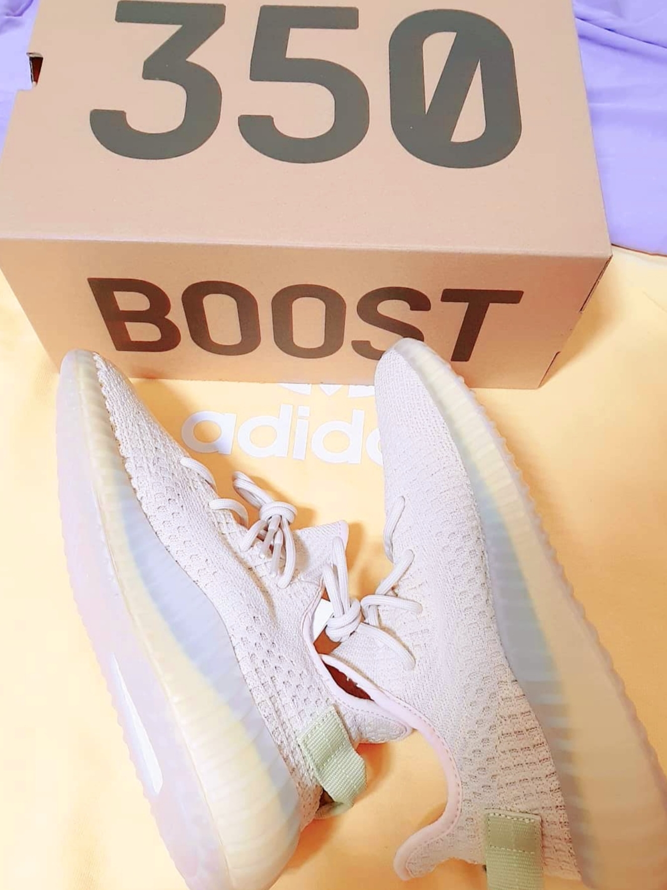 Adidas Yeezy Boost 350 V2 Flax 2020 착용 스타일 - 2
