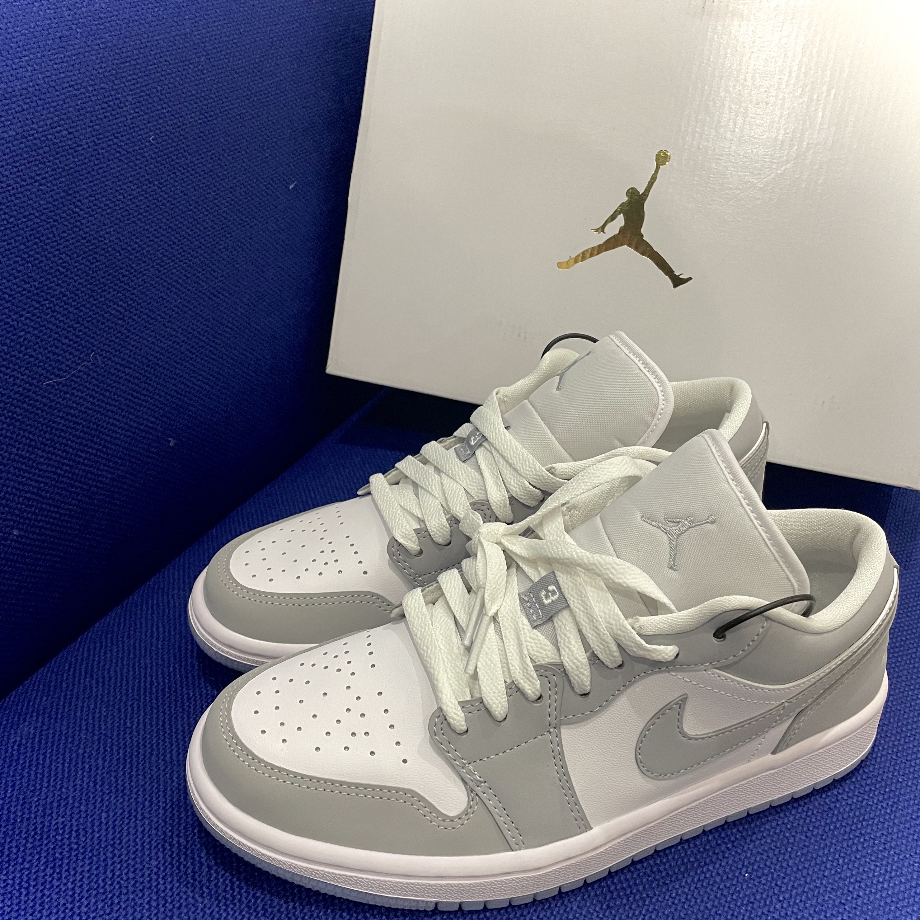 (W) Jordan 1 Low White Wolf Grey 착용 스타일