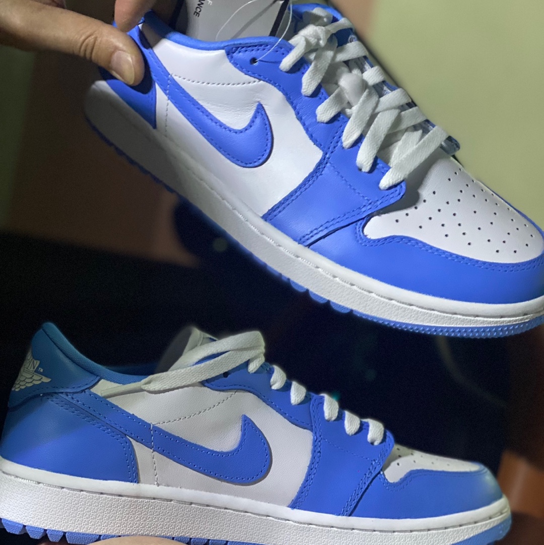 Jordan 1 Low Golf White and University Blue 착용 스타일