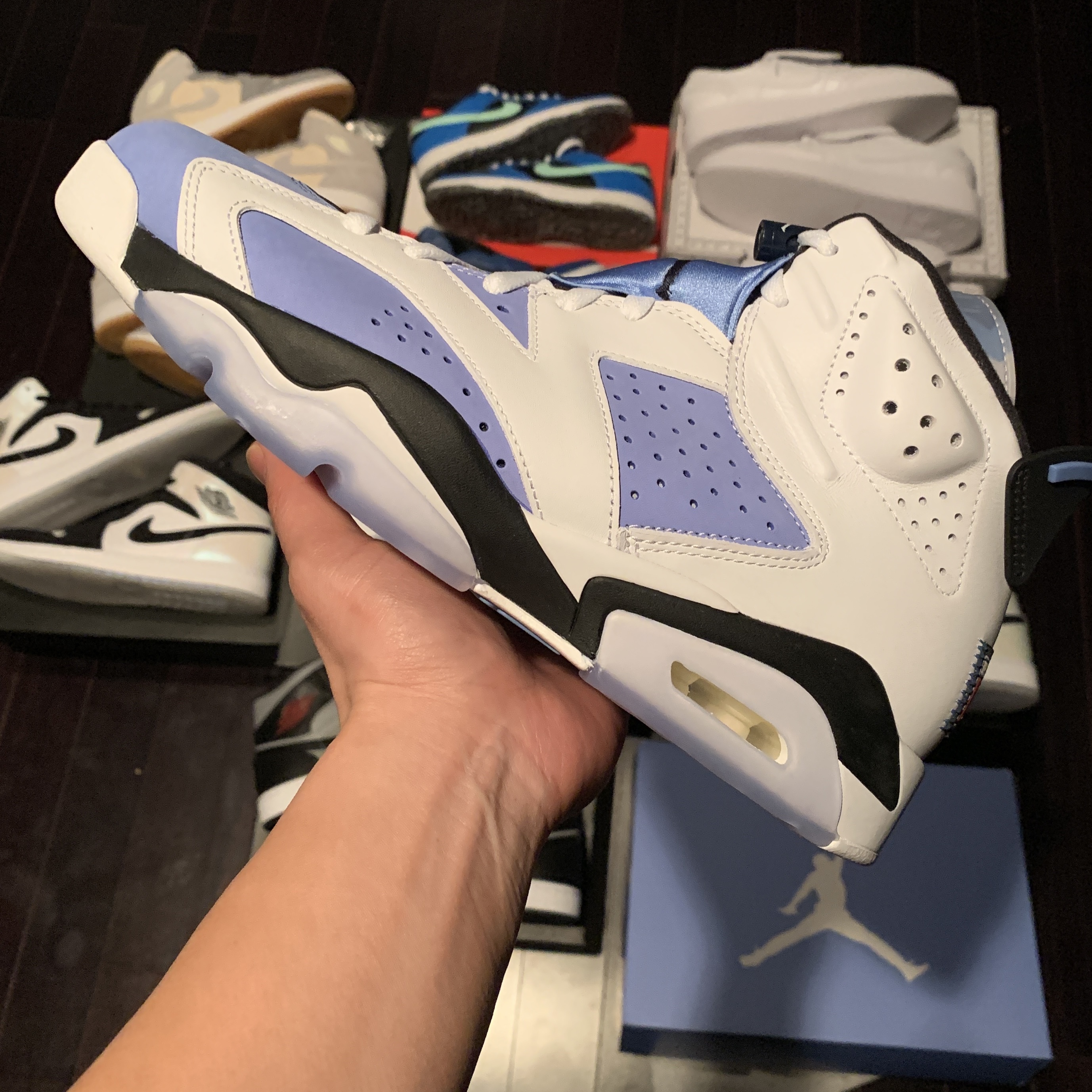 Jordan 6 Retro University Blue 착용 스타일