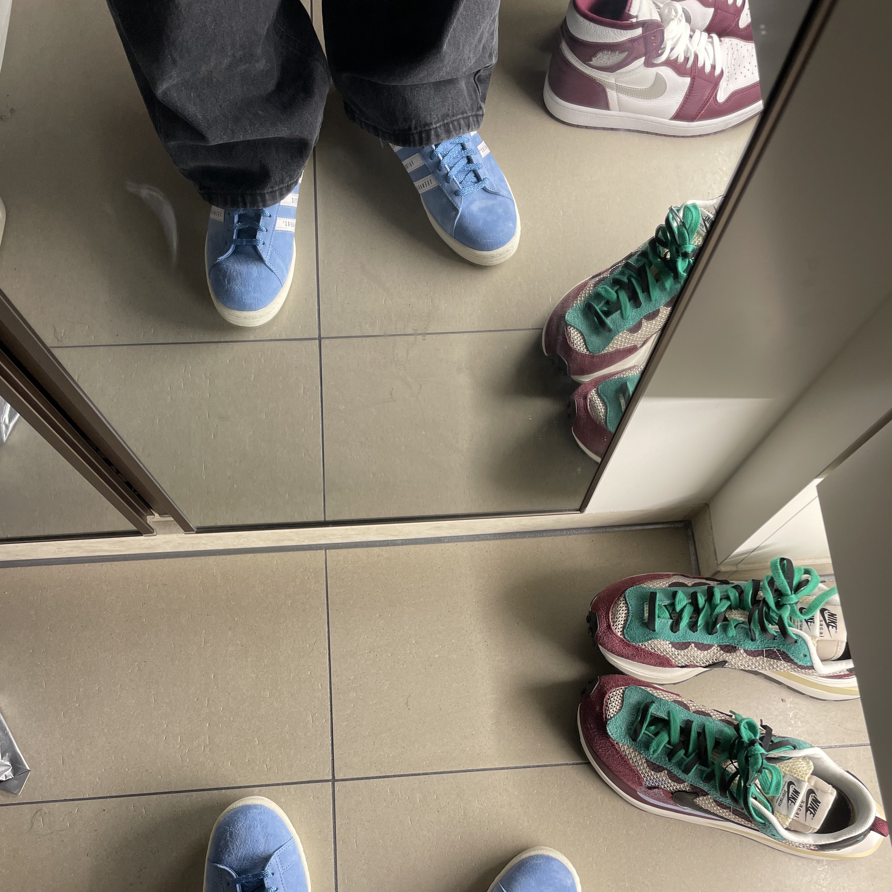 Adidas x Human Made Campus Light Blue, Nike x Sacai VaporWaffle String & Black Villain Red 착용 스타일 - 1