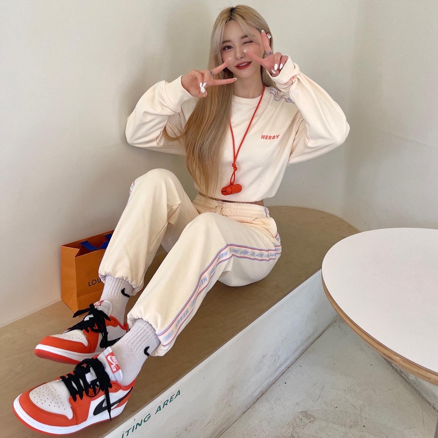 (GS) Jordan 1 Low OG Starfish, (W) Jordan 1 Low OG Starfish 착용 스타일 - 1