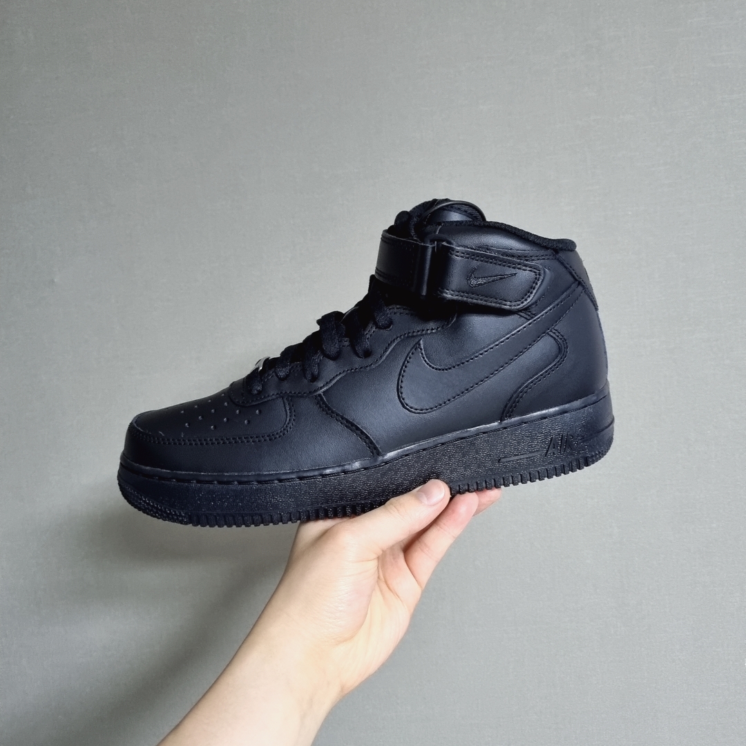 Nike Air Force 1 Mid '07 Black 착용 스타일