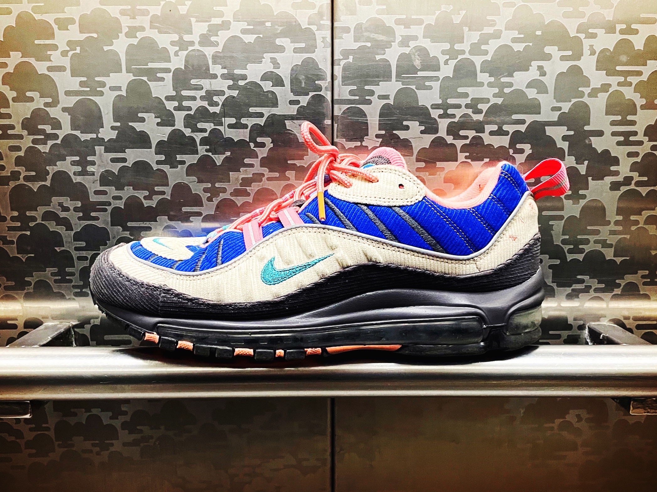Nike Air Max 98 Corduroy Desert Sand 착용 스타일