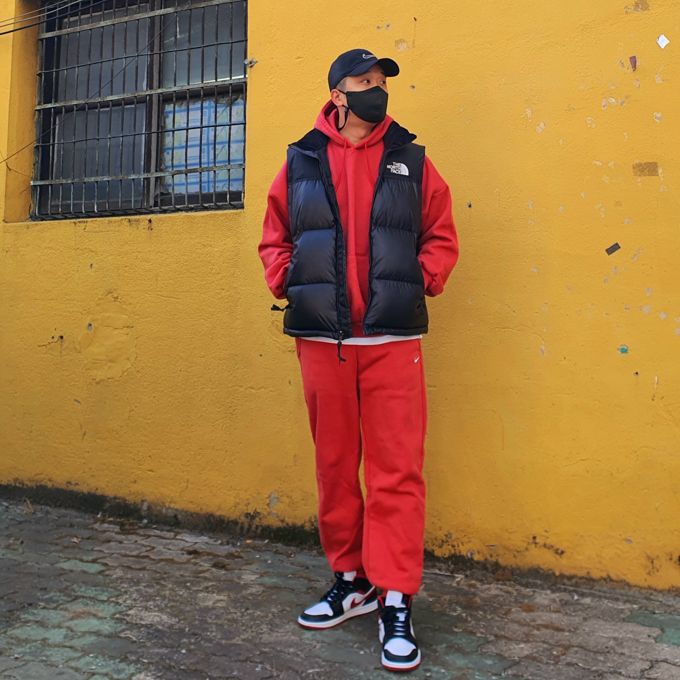 Jordan 1 Mid Gym Red Black White 착용 스타일