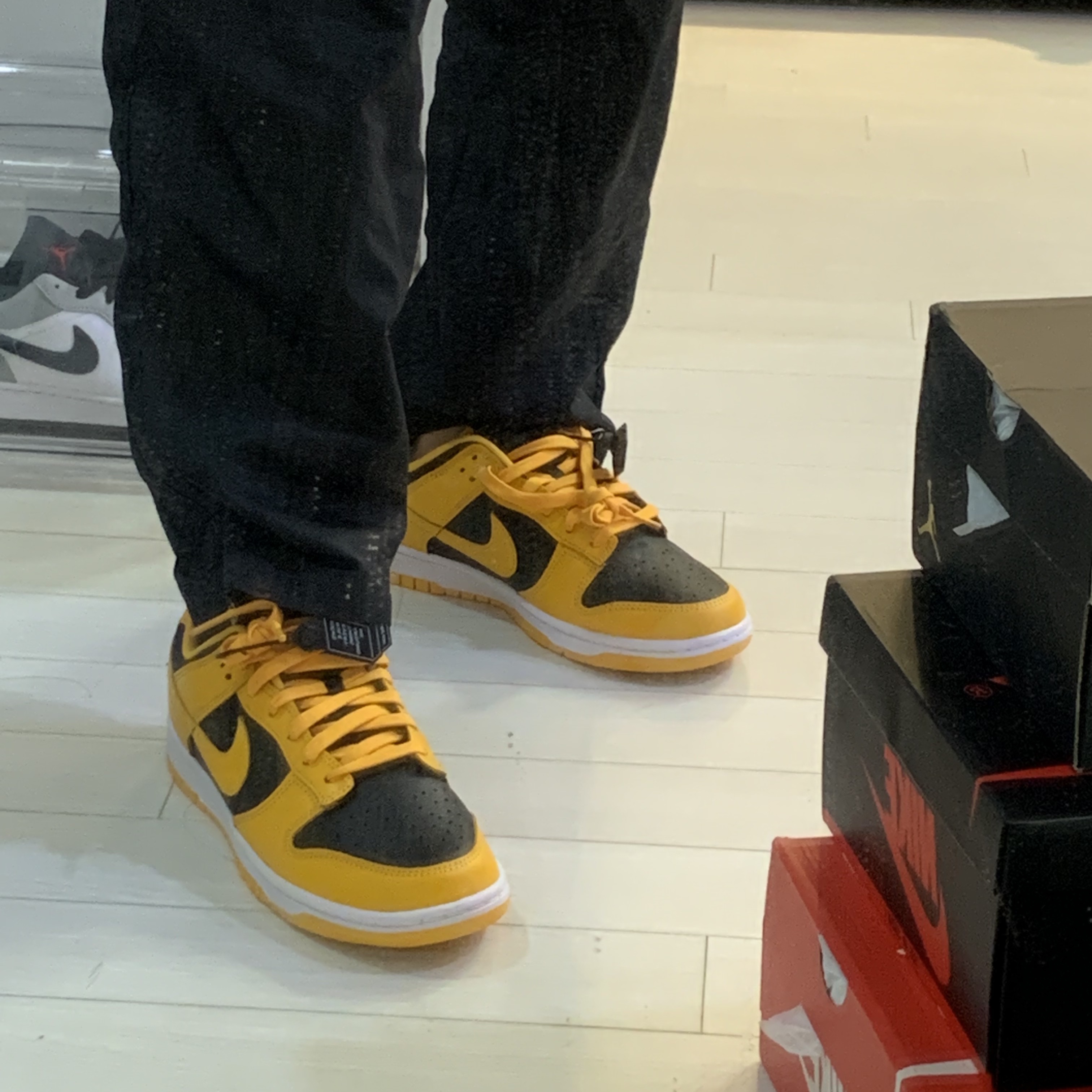 Nike Dunk Low Retro Championship Goldenrod 착용 스타일