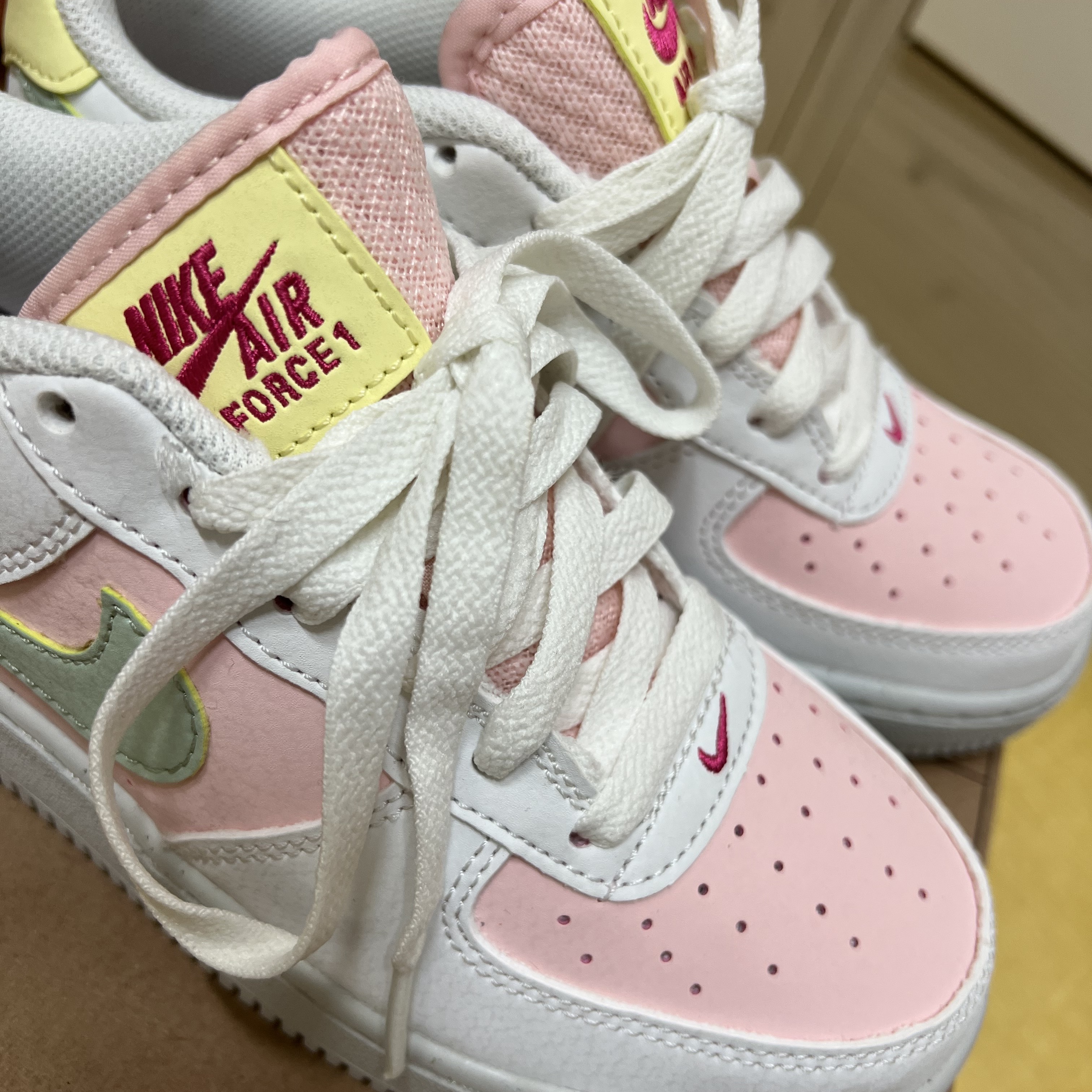 (GS) Nike Air Force 1 Impact Summit White Atmosphere 착용 스타일