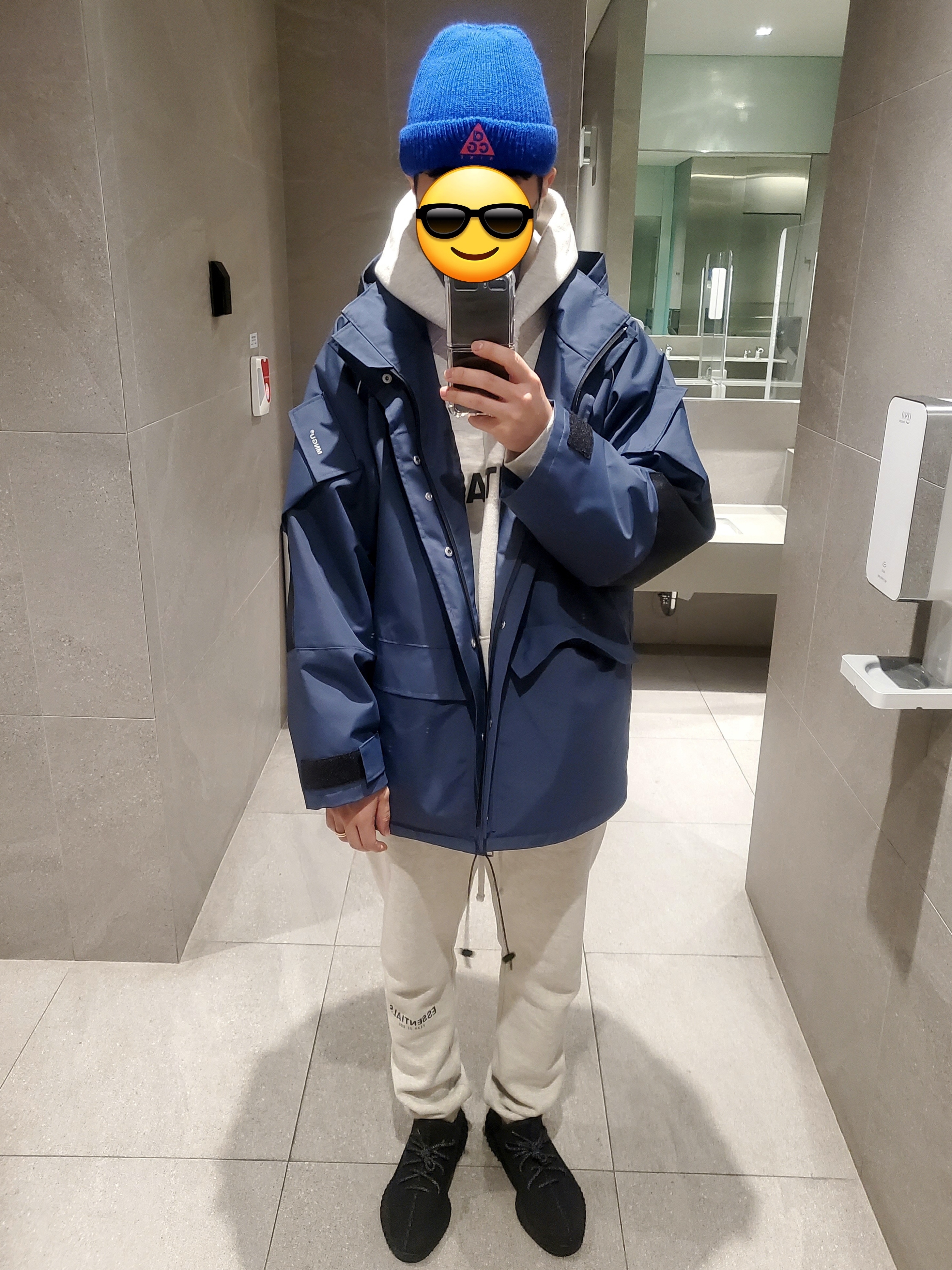 Essentials The Core Collection Sweatpants Oatmeal, Essentials 3D Silicon Applique Pullover Hoodie Oatmeal/Oatmeal Heather/Light Heather Oatmeal 2020 착용 스타일