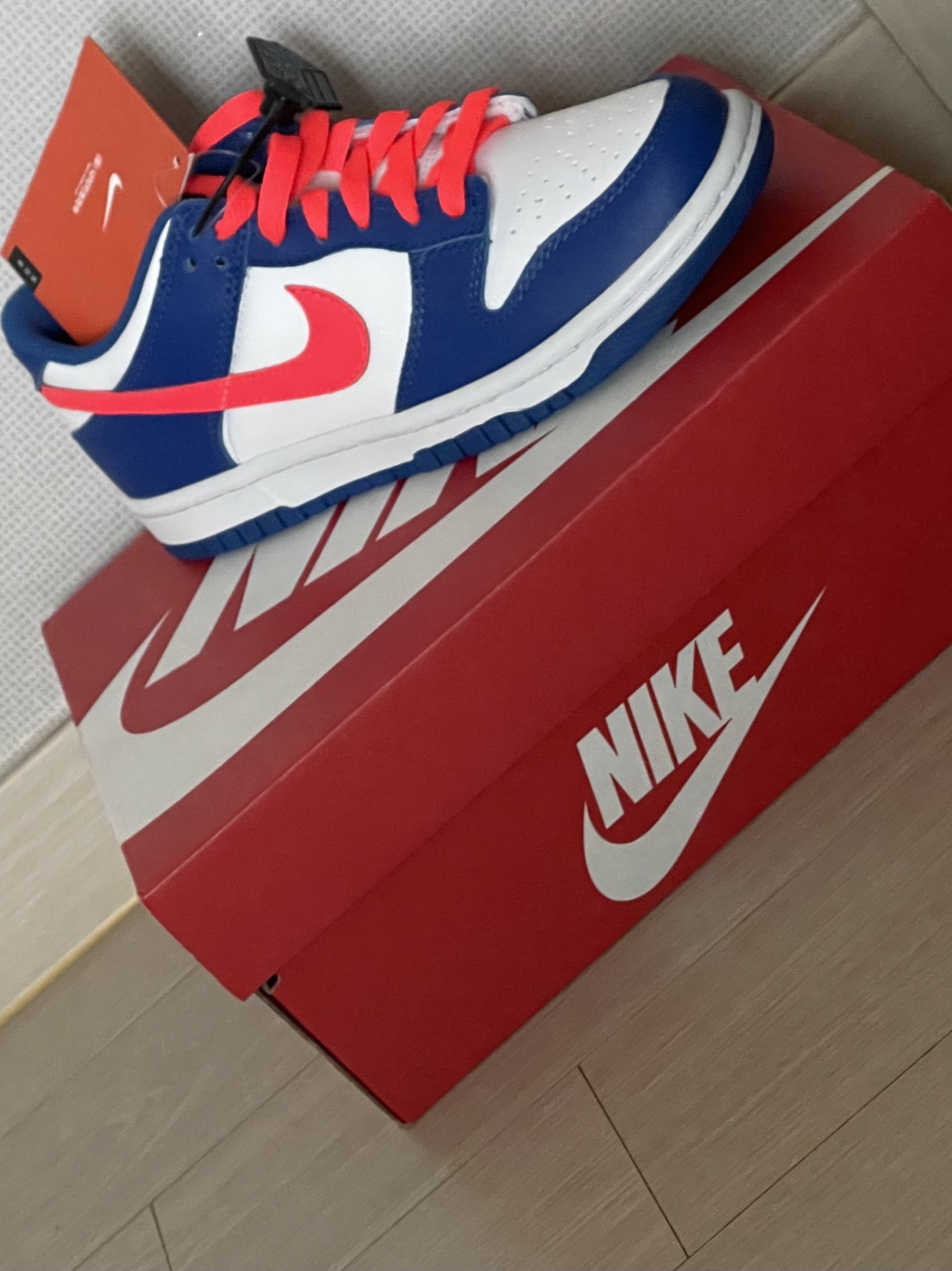 (GS) Nike Dunk Low Bright Crimson Game Royal 착용 스타일 - 2