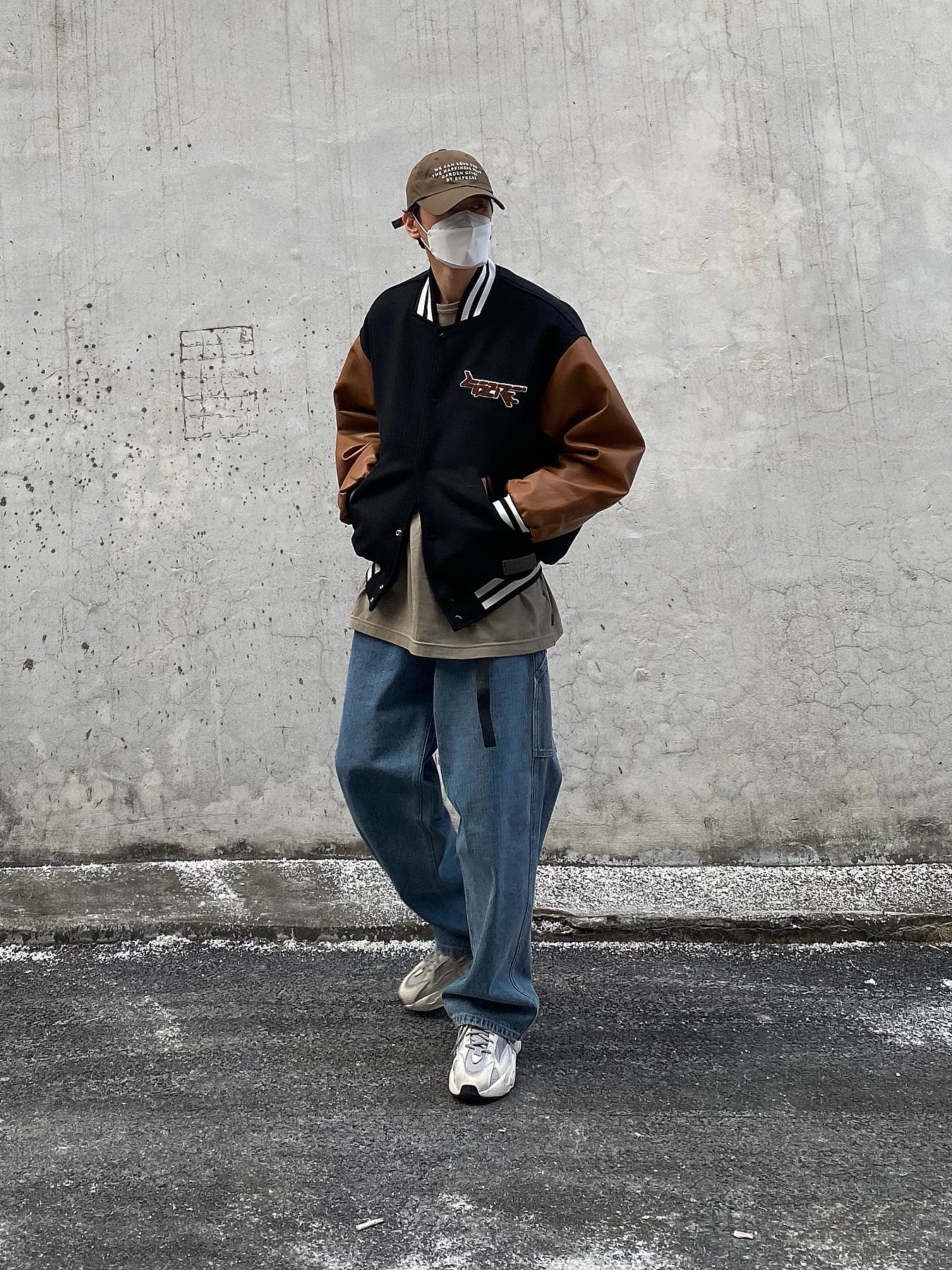 Adidas Yeezy Boost 700 V2 Static 2018, Adidas Yeezy Boost 700 V2 Static 2022 착용 스타일 - 3