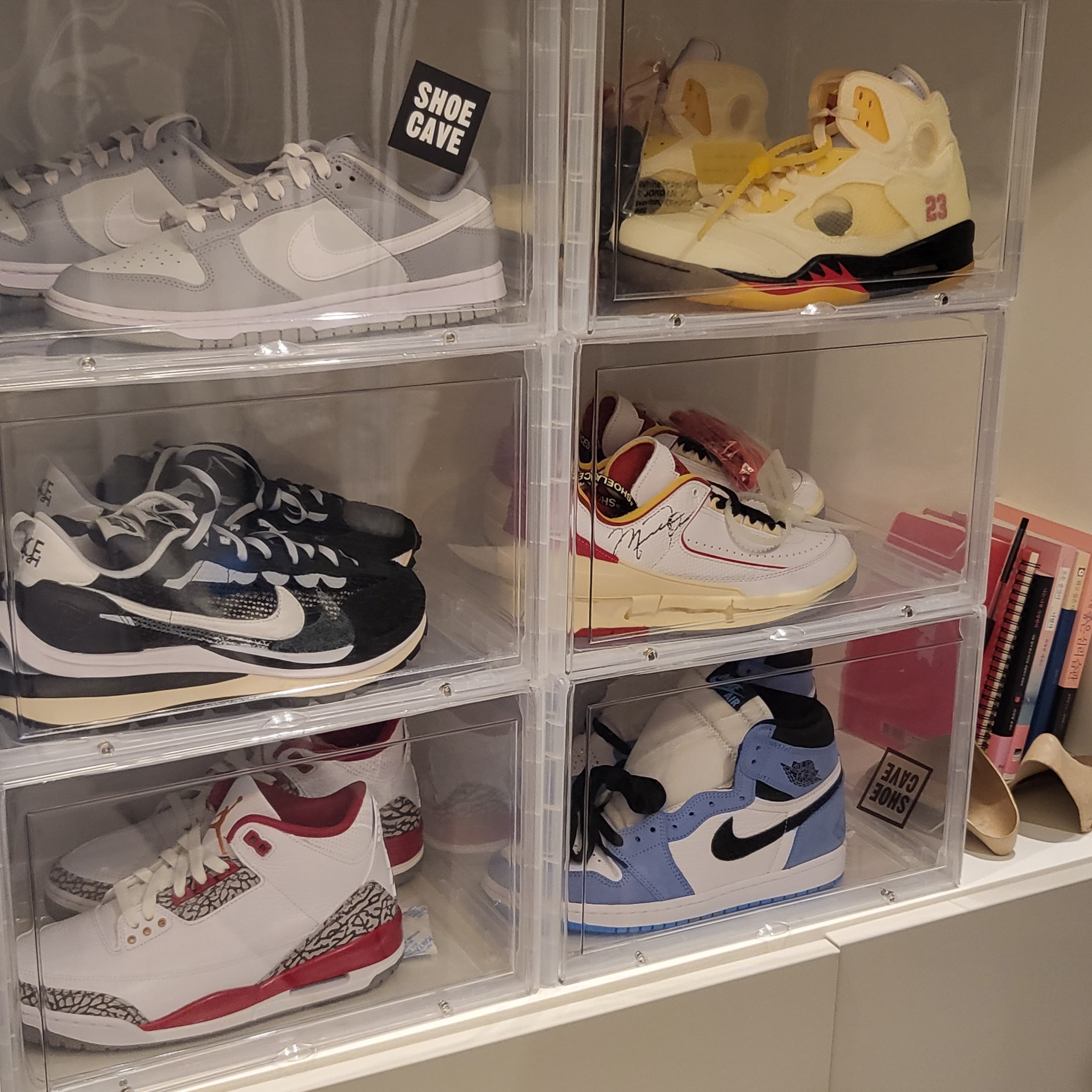 Nike Dunk Low Retro Wolf Grey, Jordan 1 Retro High OG University Blue 착용 스타일