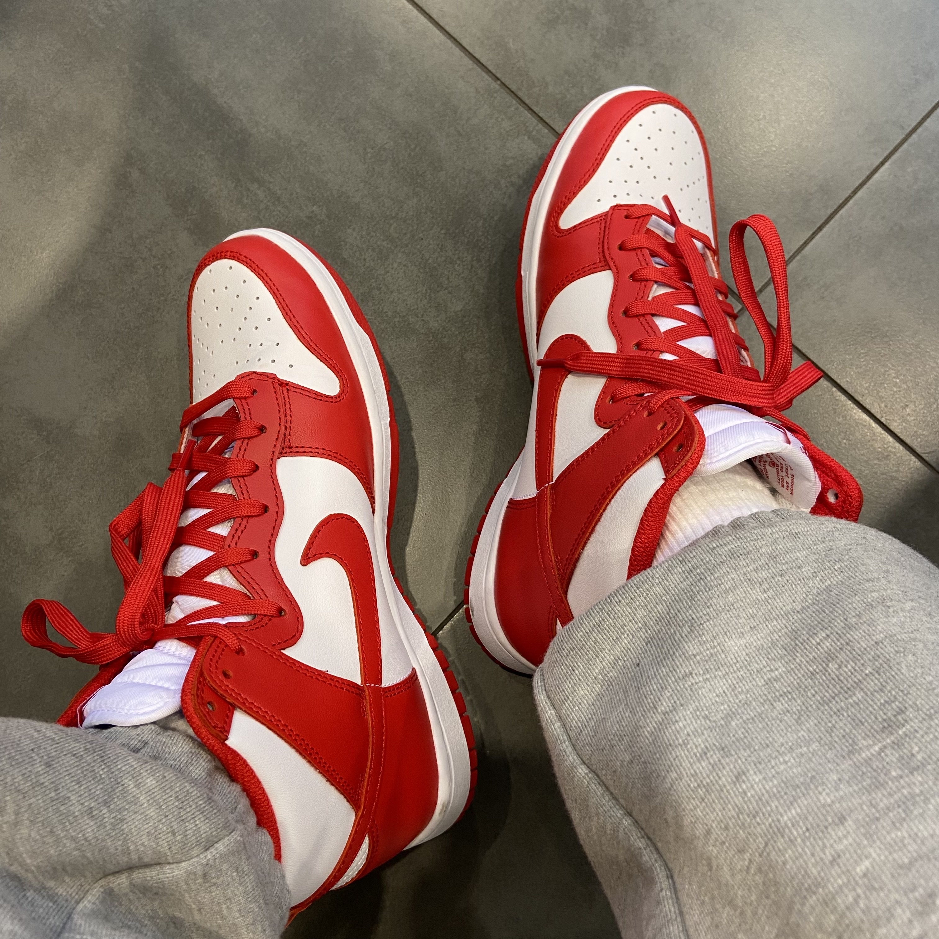Nike Dunk High Retro Championship White and Red 착용 스타일 - 2