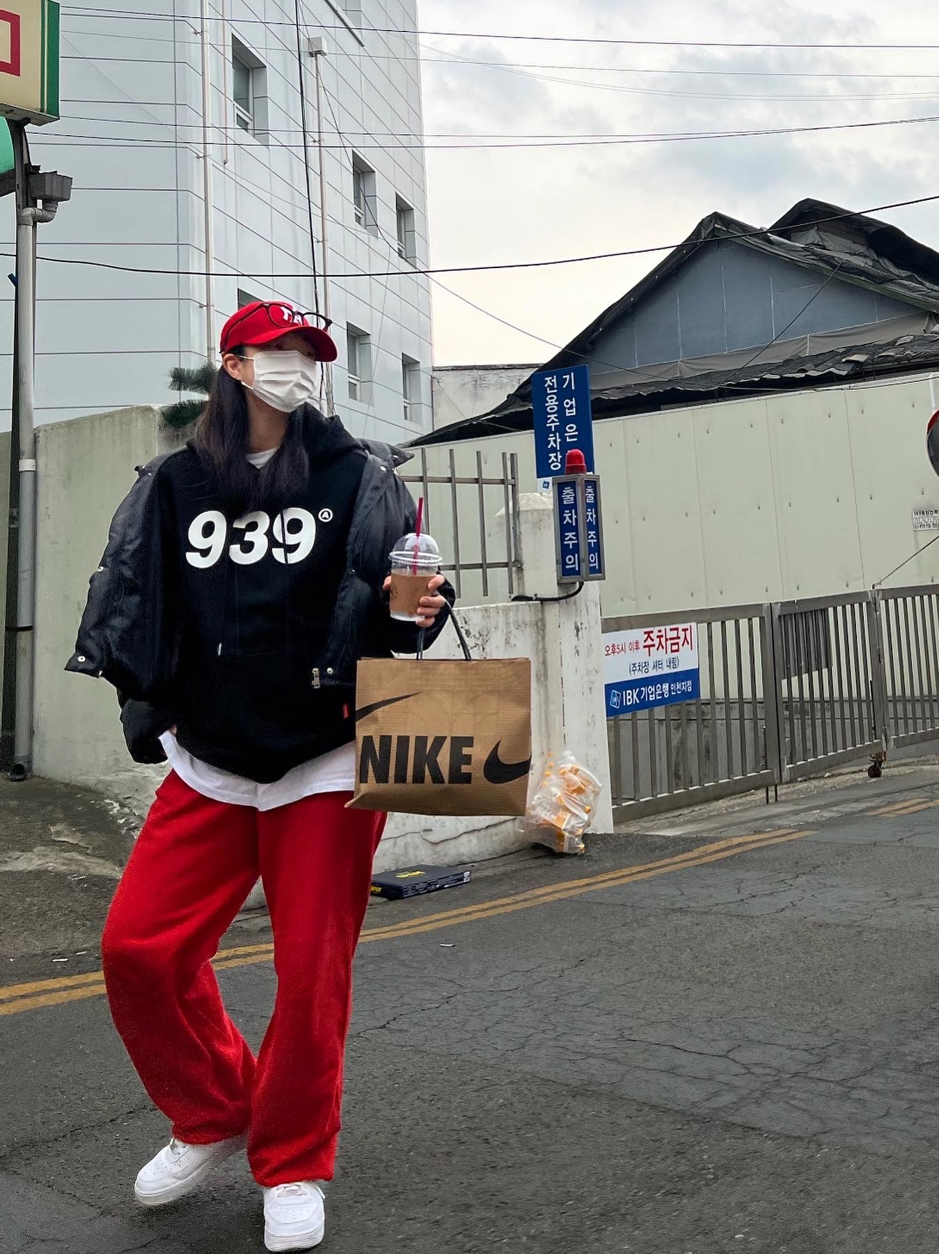 Nike Air Force 1 '07 Low White 착용 스타일 - 2