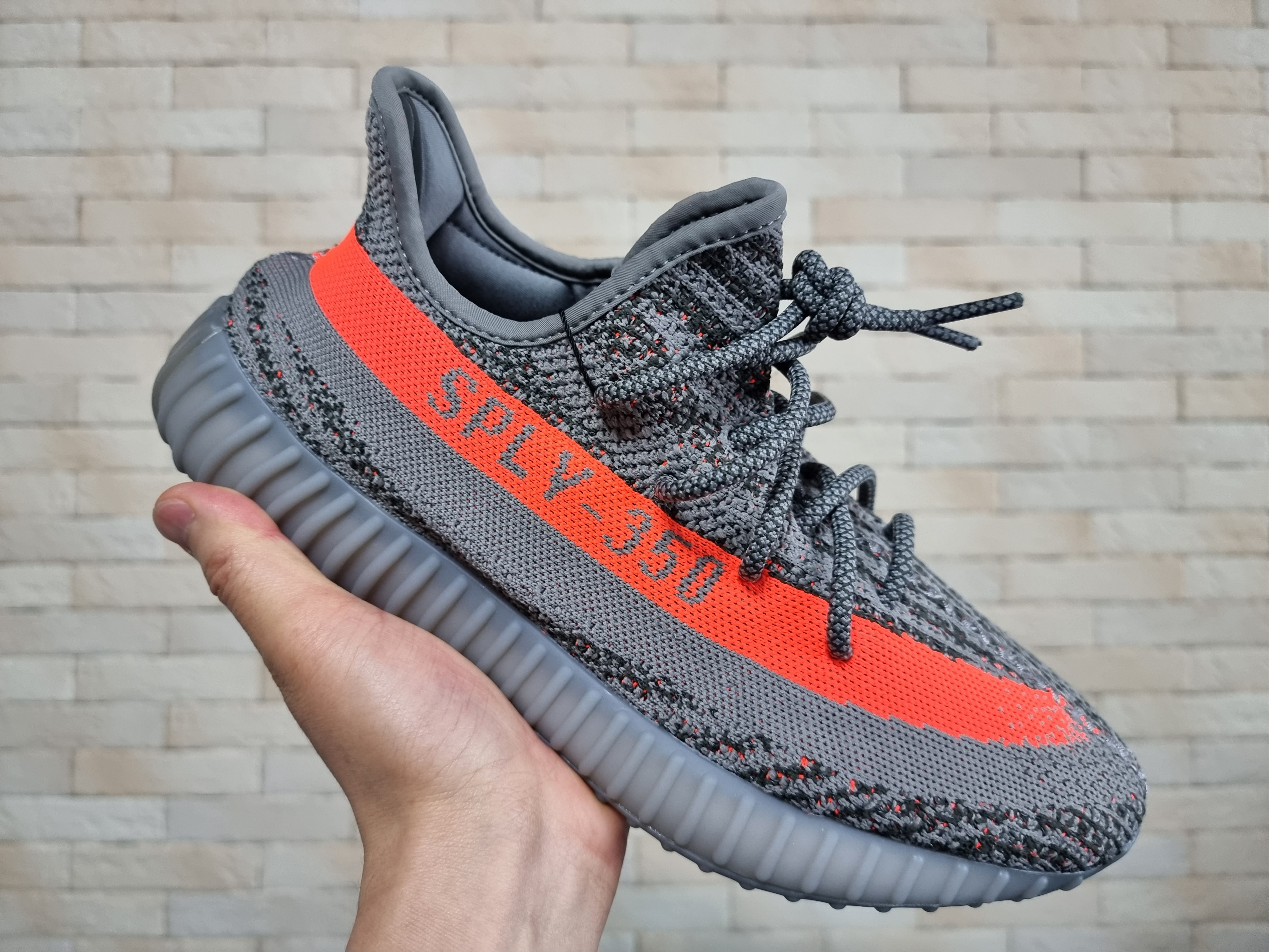 Adidas Yeezy Boost 350 V2 Beluga - Reflective 착용 스타일 - 4