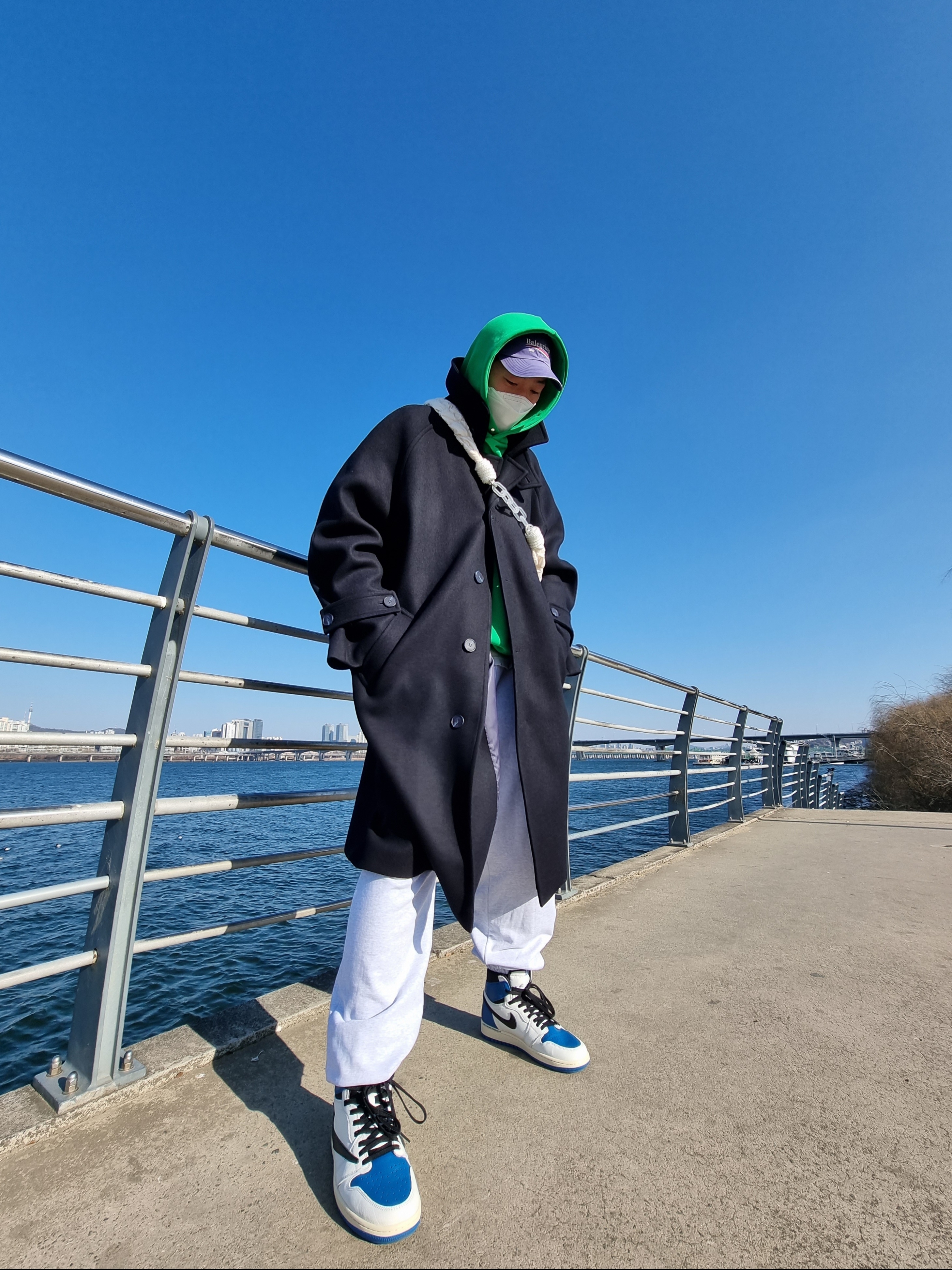IAB Studio Sweatpants Light Gray - 19FW, Jordan 1 x Travis Scott x Fragment Retro High OG SP Military Blue 착용 스타일