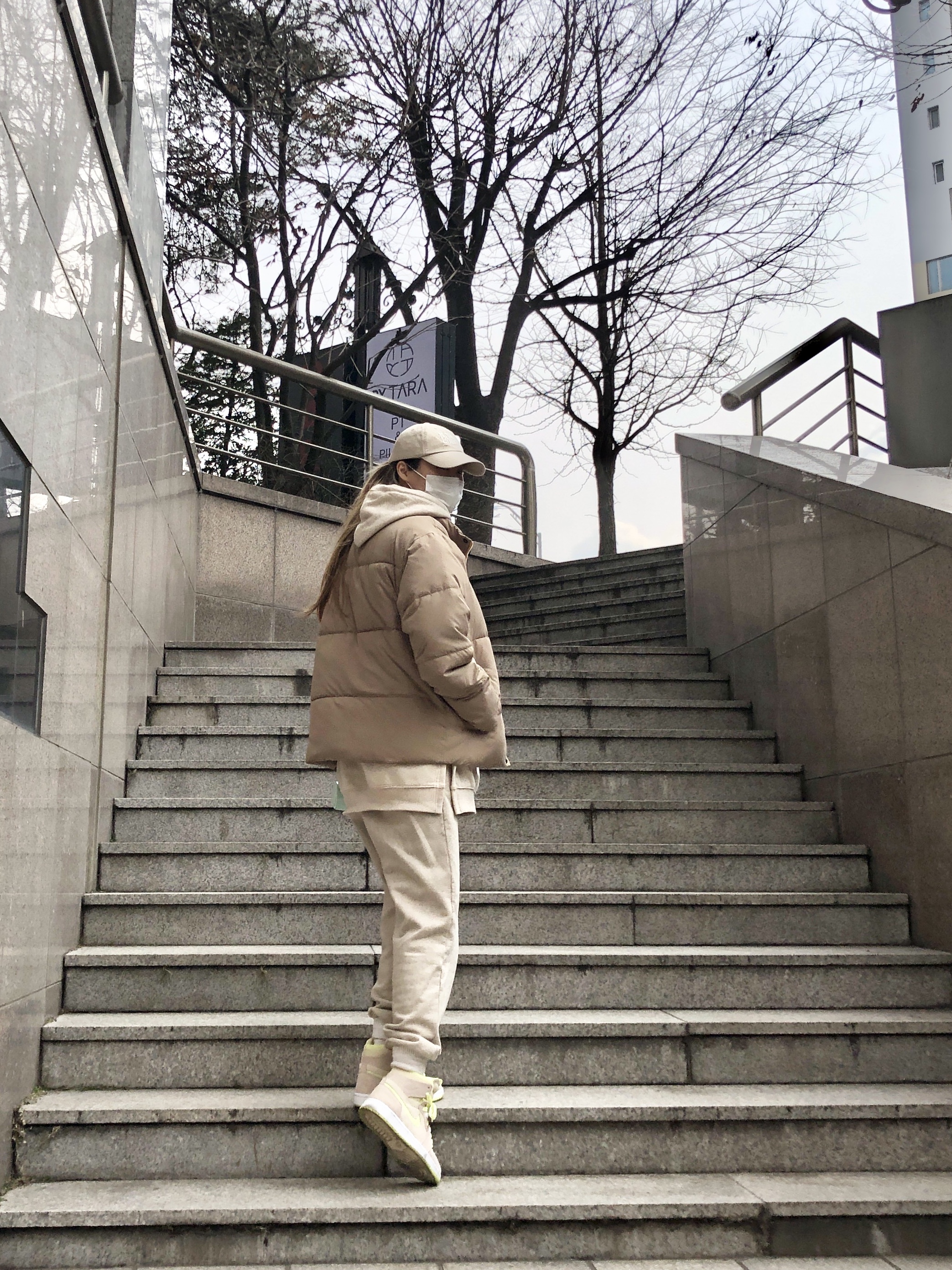 (W) Jordan 1 Zoom Air CMFT Lemon Twist 착용 스타일 - 2