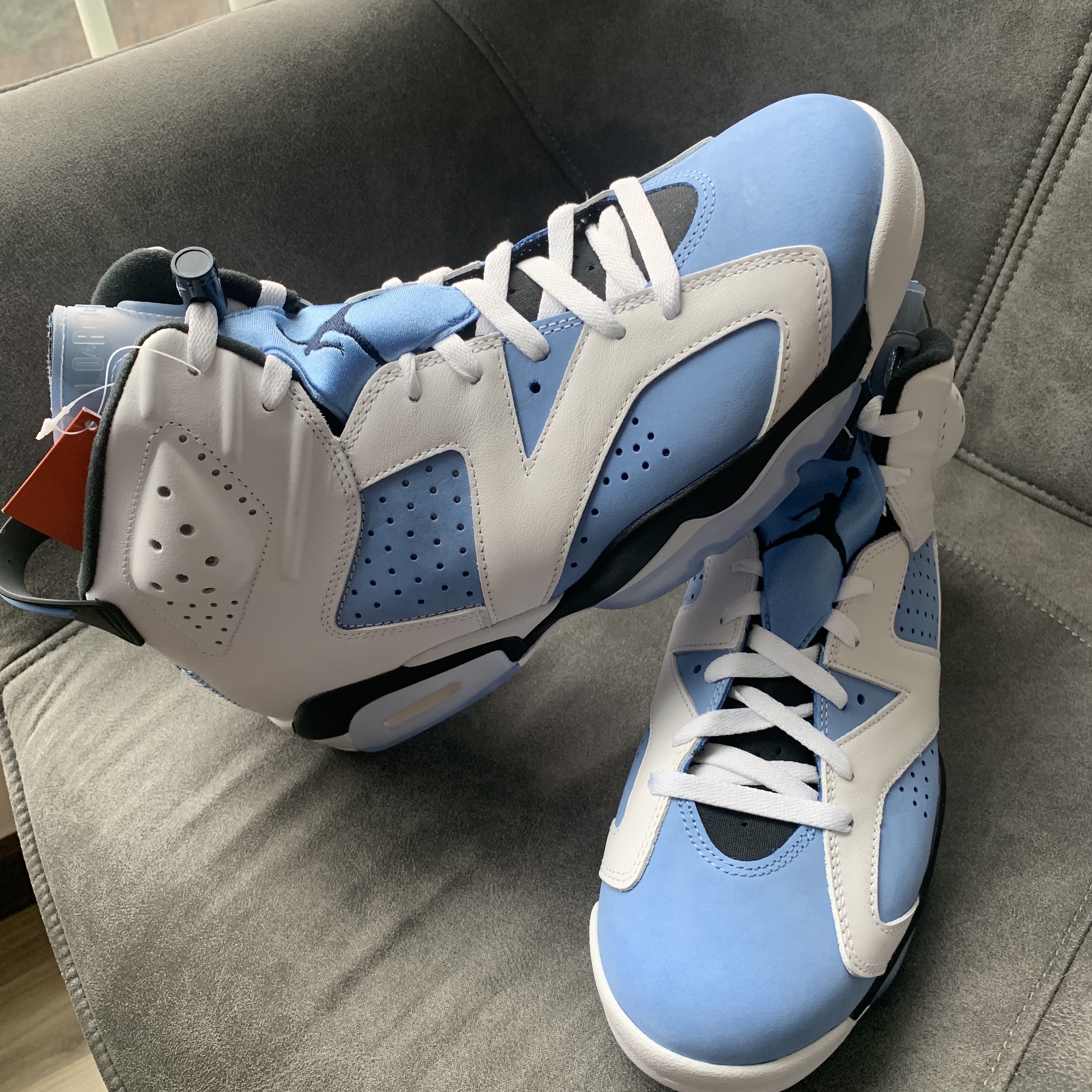 Jordan 6 Retro University Blue 착용 스타일