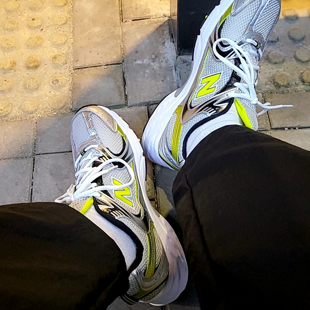 New Balance 530 Silver 착용 스타일 - 1