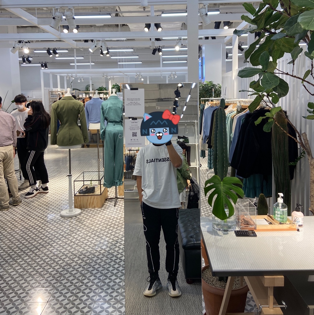 Adidas Yeezy QNTM Lifestyle 착용 스타일 - 1