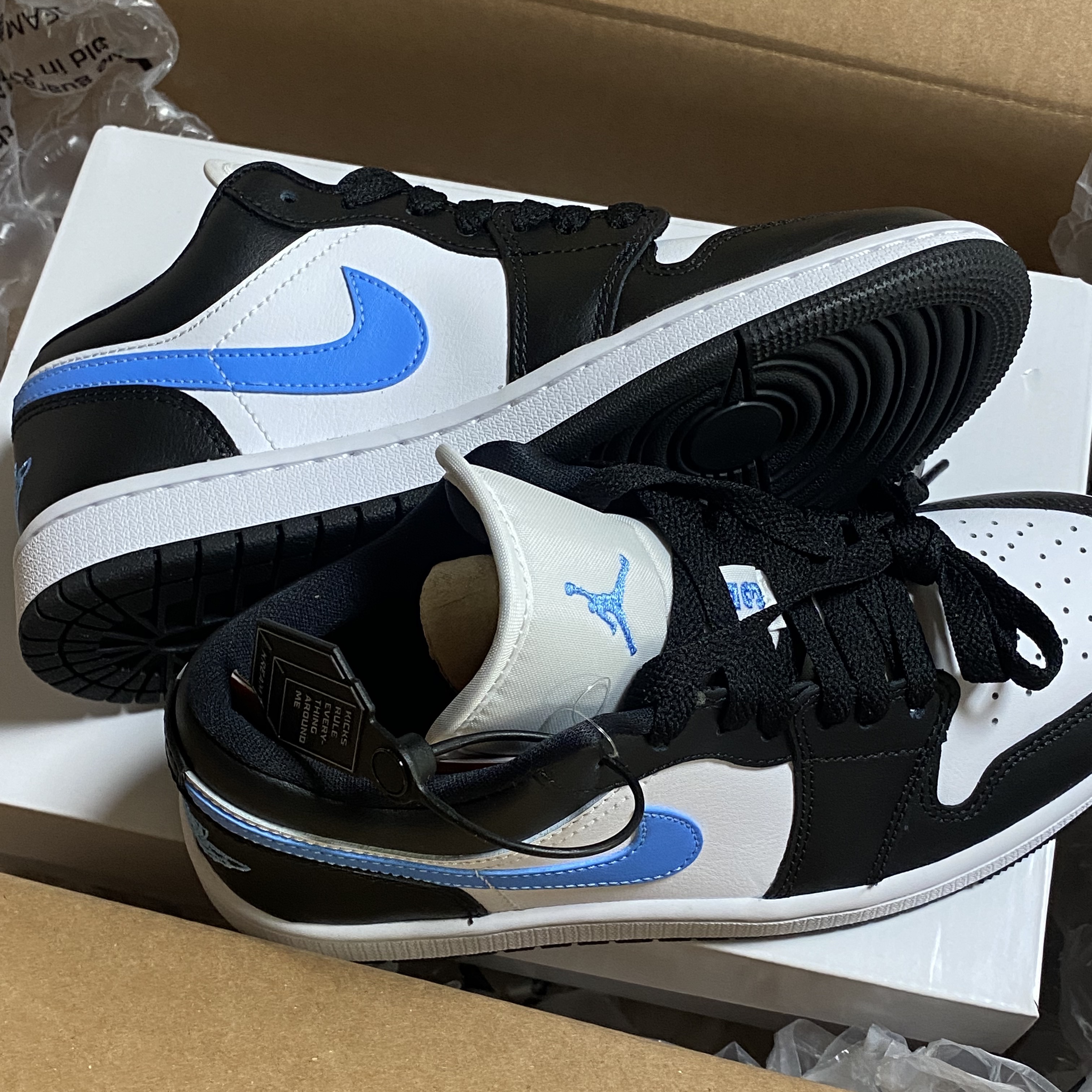 (W) Jordan 1 Low Black University Blue 착용 스타일 - 2