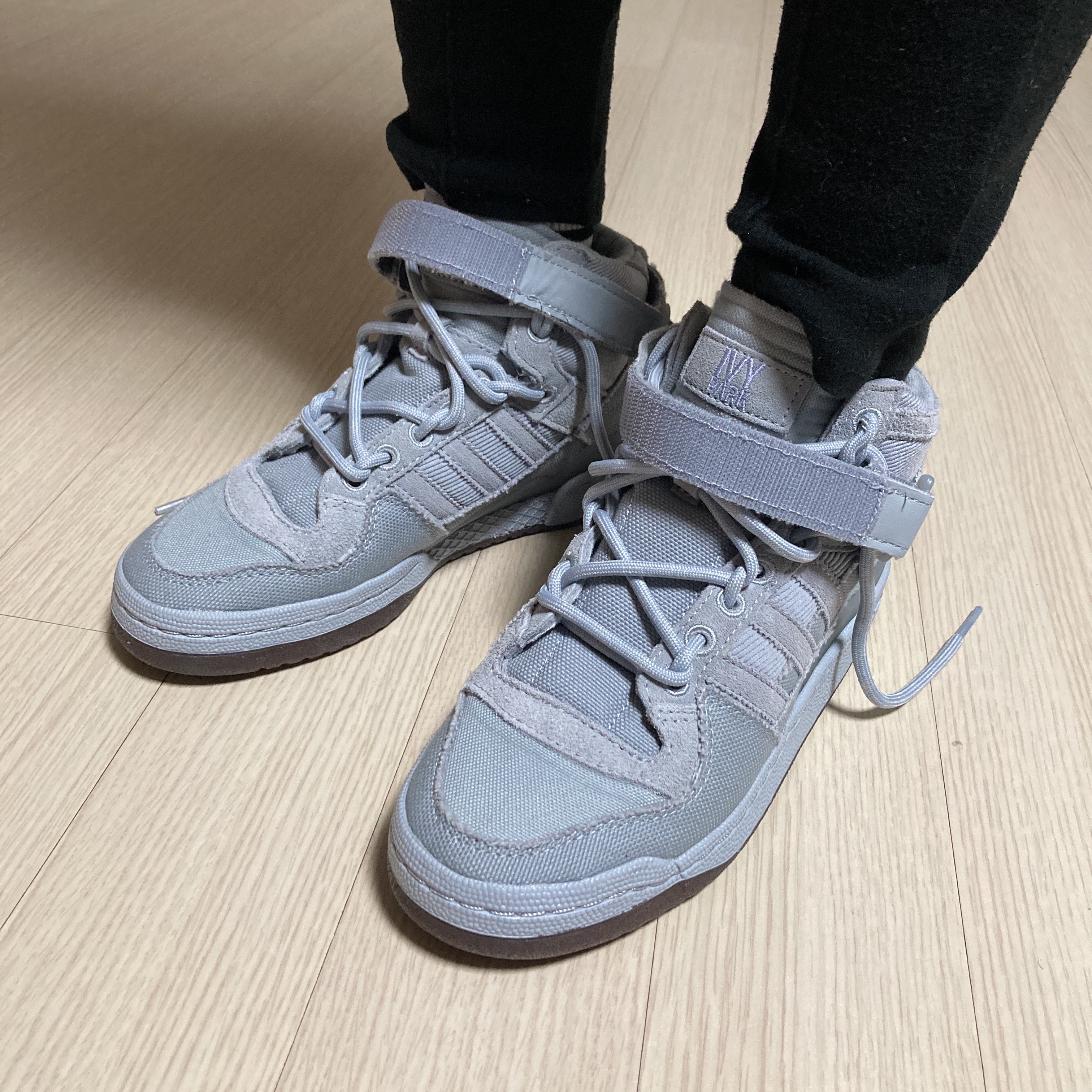 Adidas x Beyonce Ivy Park Forum Mid Rodeo 착용 스타일 - 2