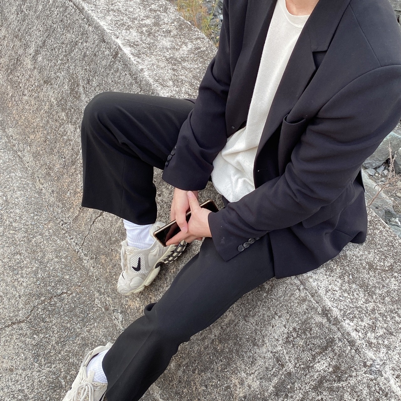 Nike x Stussy Air Zoom Spiridon Cage 2 Fossil 착용 스타일 - 1