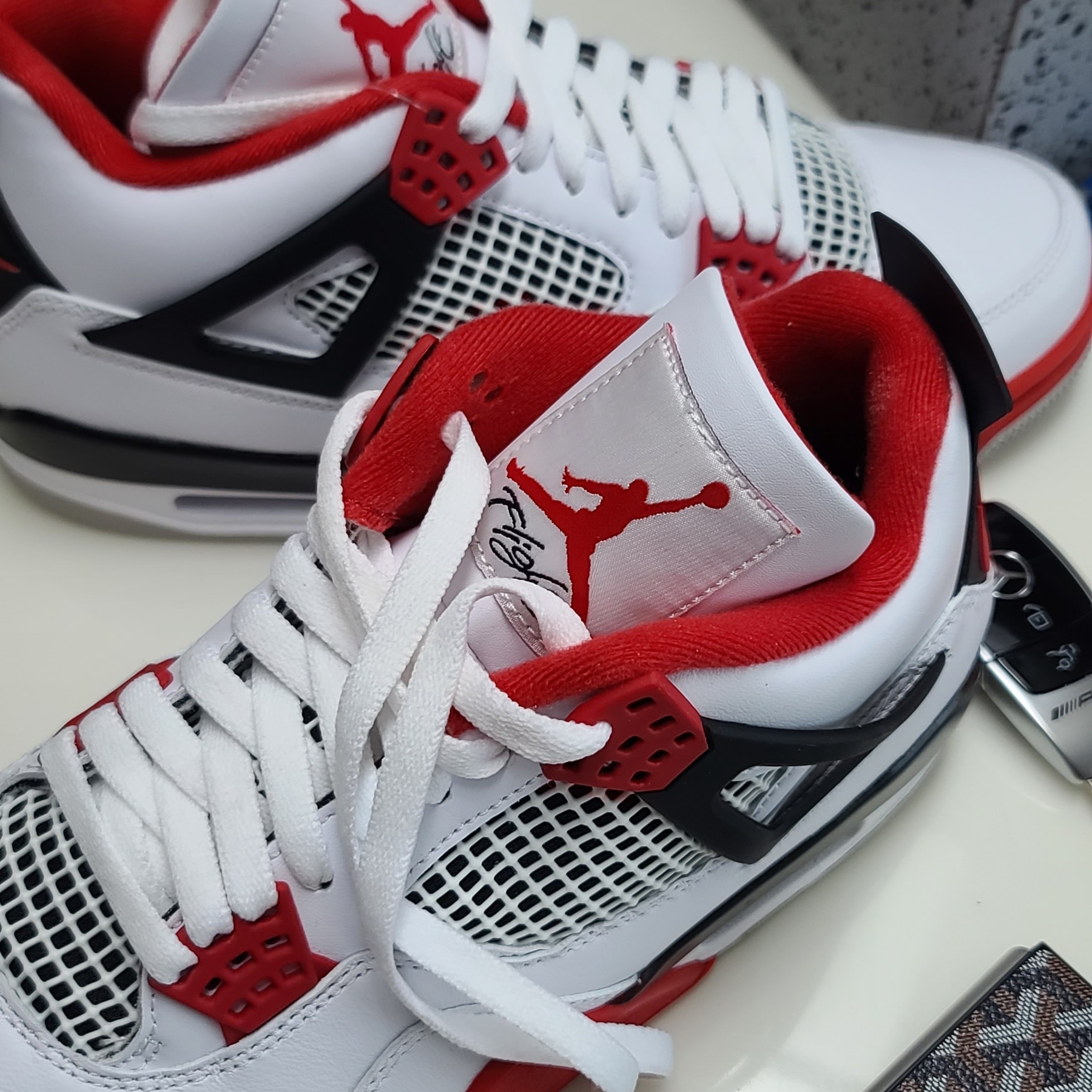 Jordan 4 Retro OG Fire Red 2020 착용 스타일 - 2