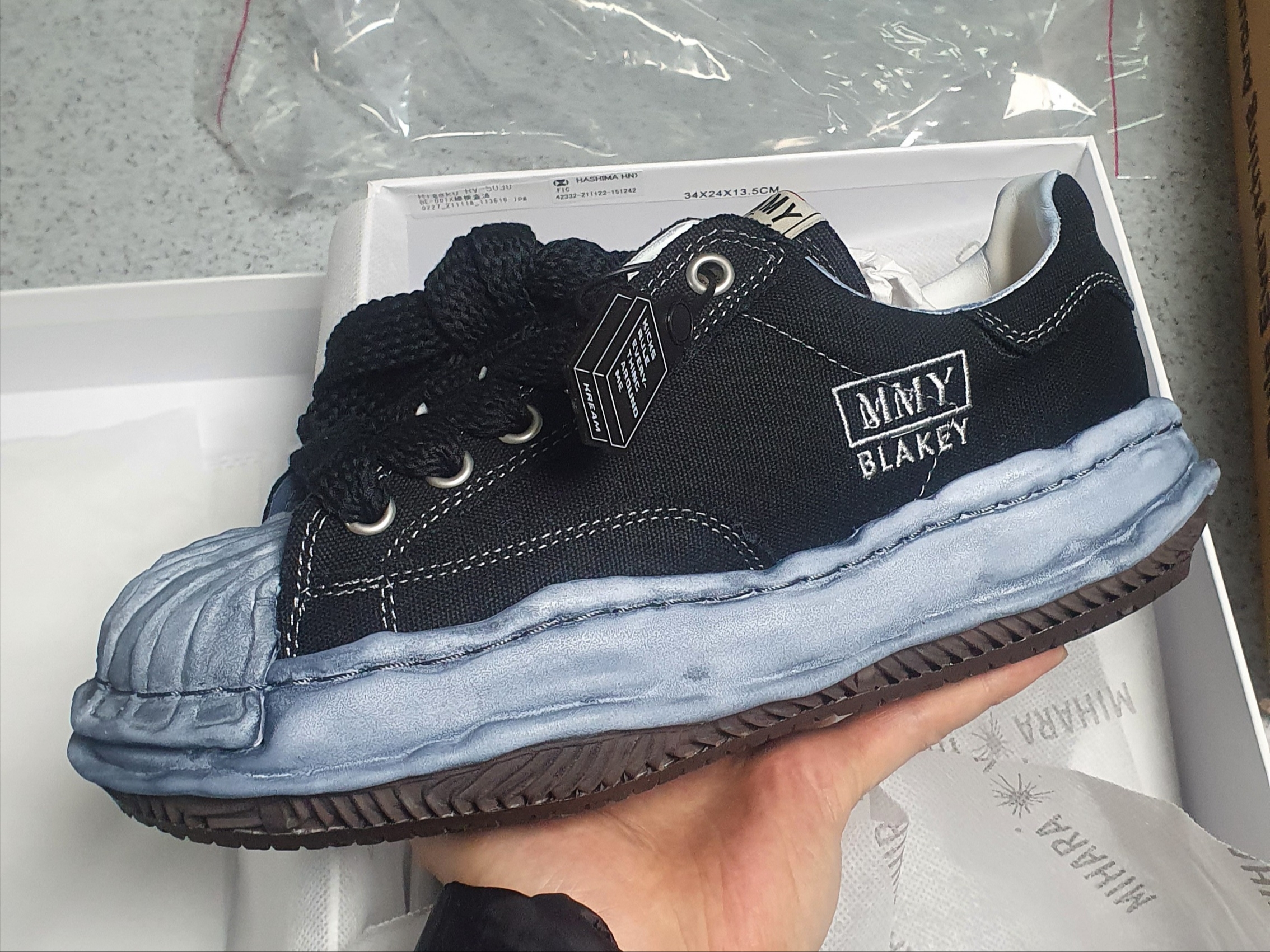 Maison Mihara Yasuhiro Blakey OG STC Sole OD Canvas Low-top Sneakers Black 착용 스타일 - 2