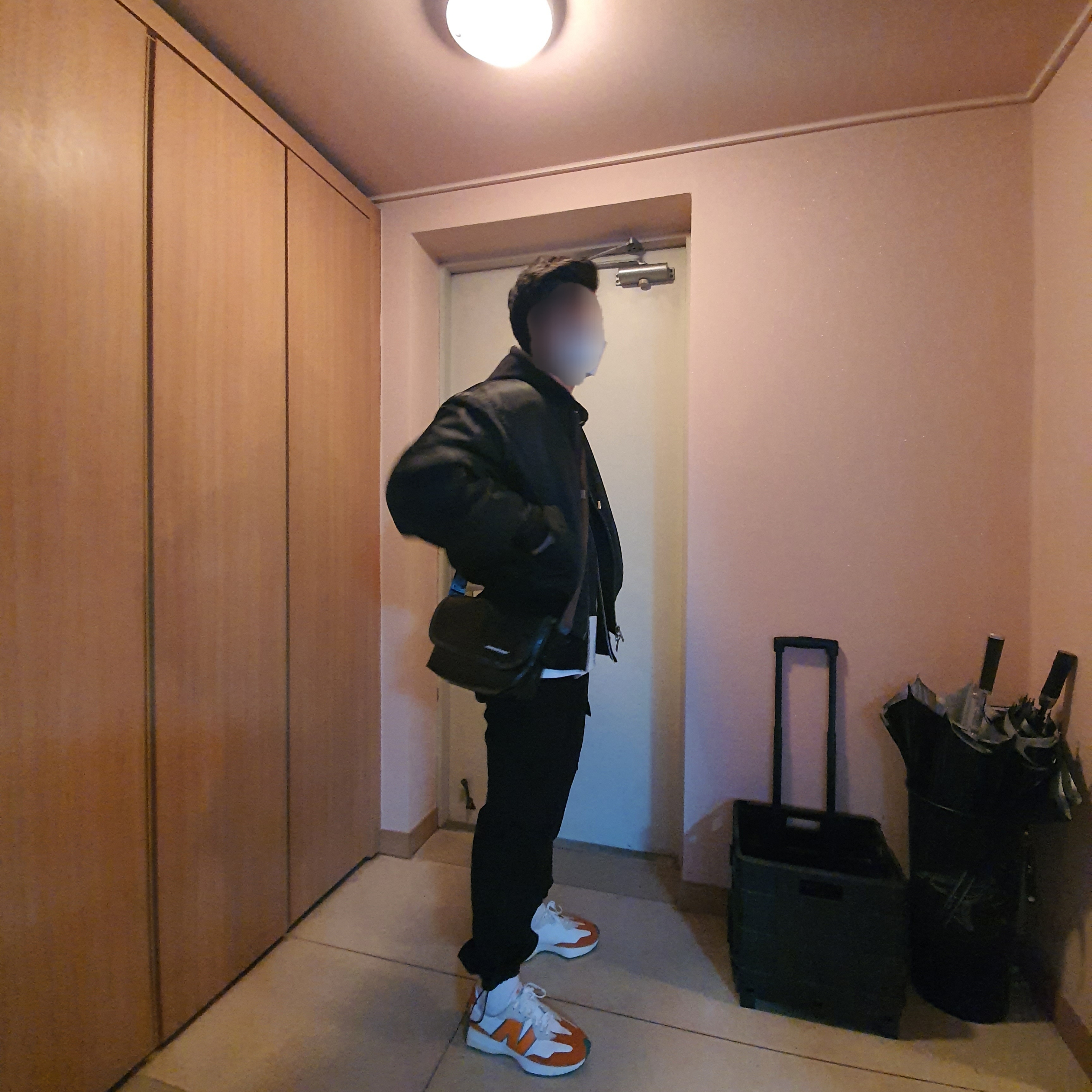 New Balance x Casablanca 327 Idealist Orange 착용 스타일 - 1