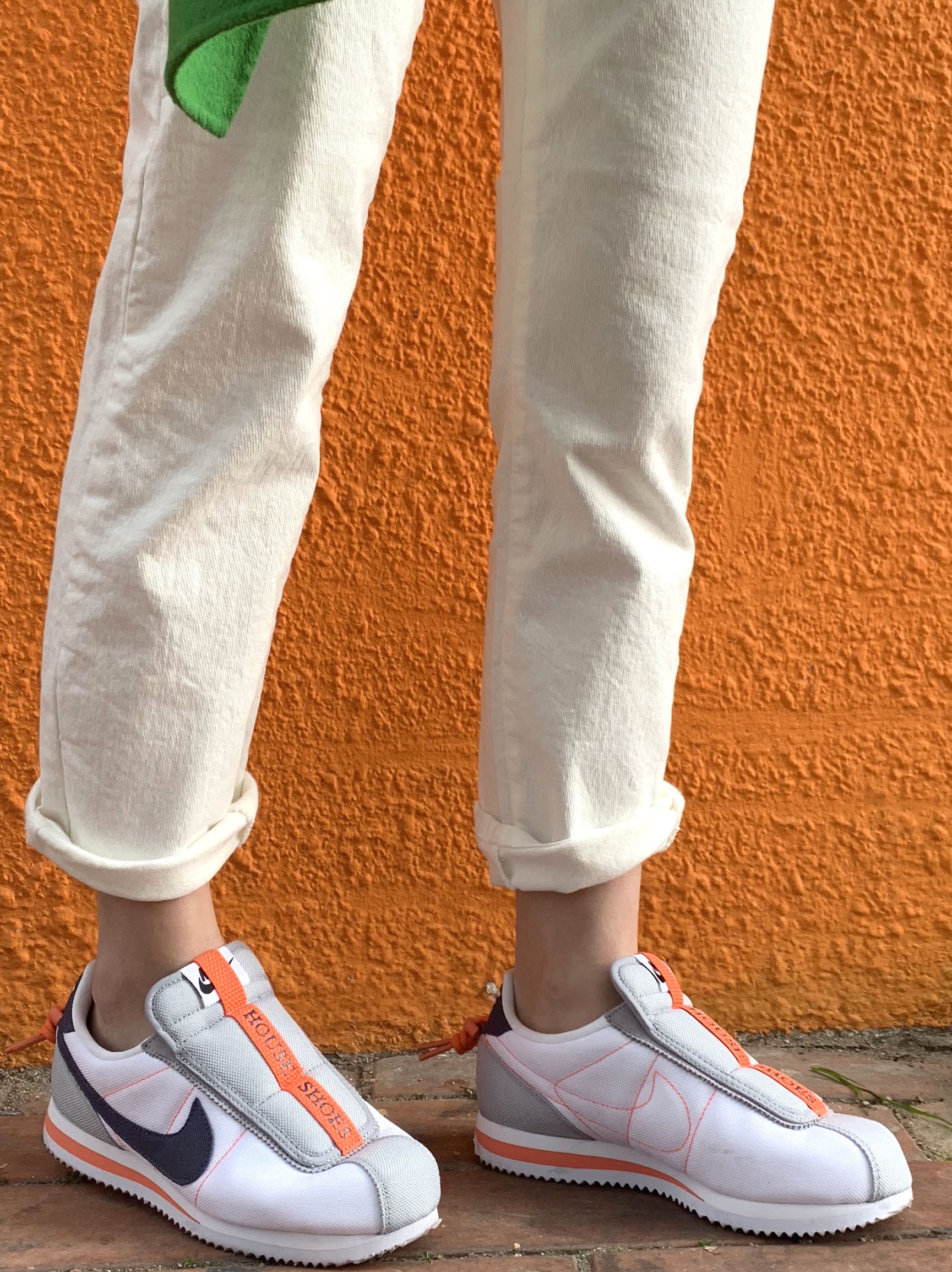 Nike x Kendrick Lamar Cortez Basic Slip White 착용 스타일 - 3